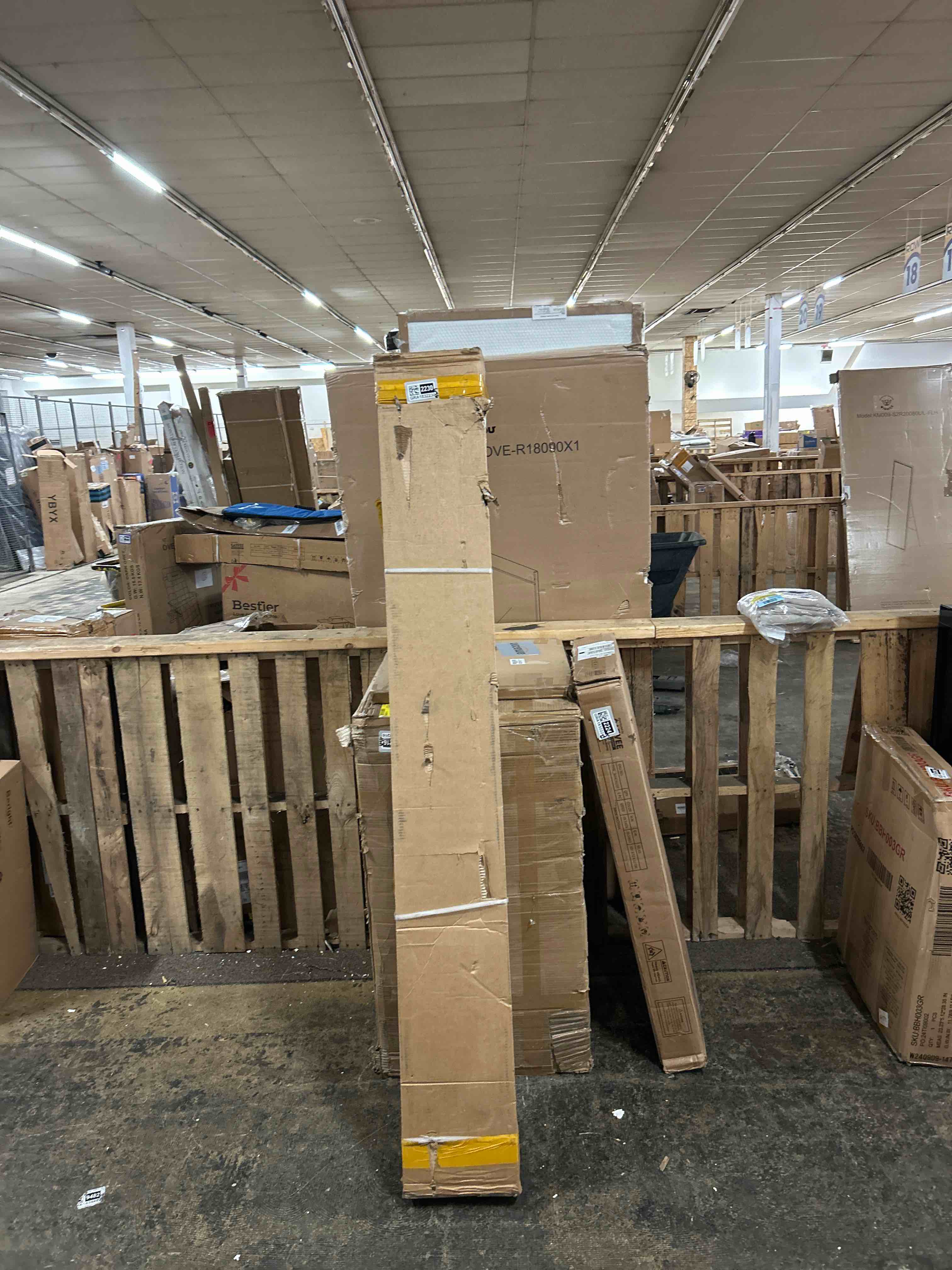 Condition photo showing New/Like New for dicmic soft roll-up truck bed tonneau cover compatible with 2002-2023 dodge ram 1500 2500 6.5ft bed