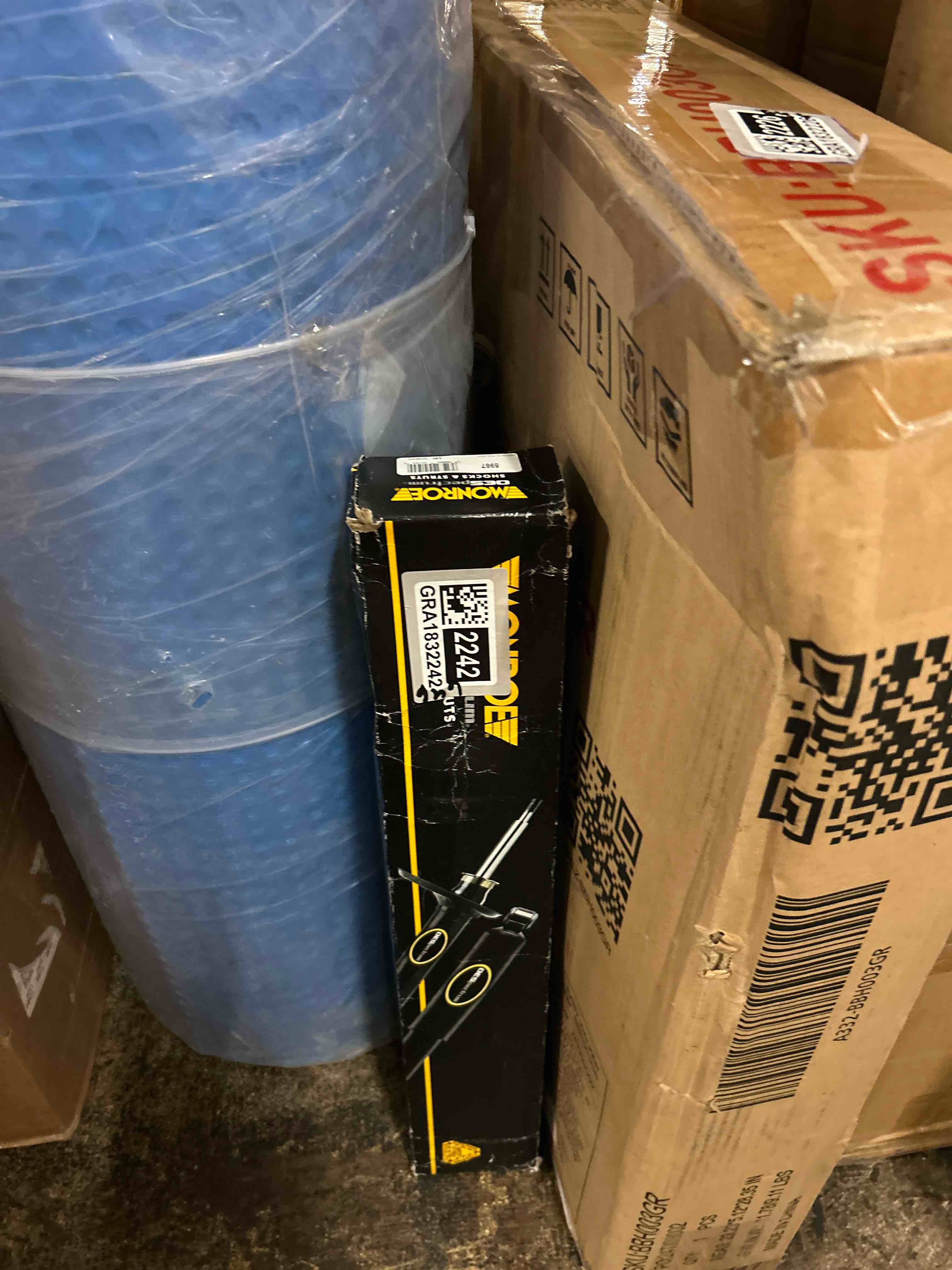 Condition photo showing New/Like New for monroe oespectrum 5987 suspension shock absorber for toyota echo