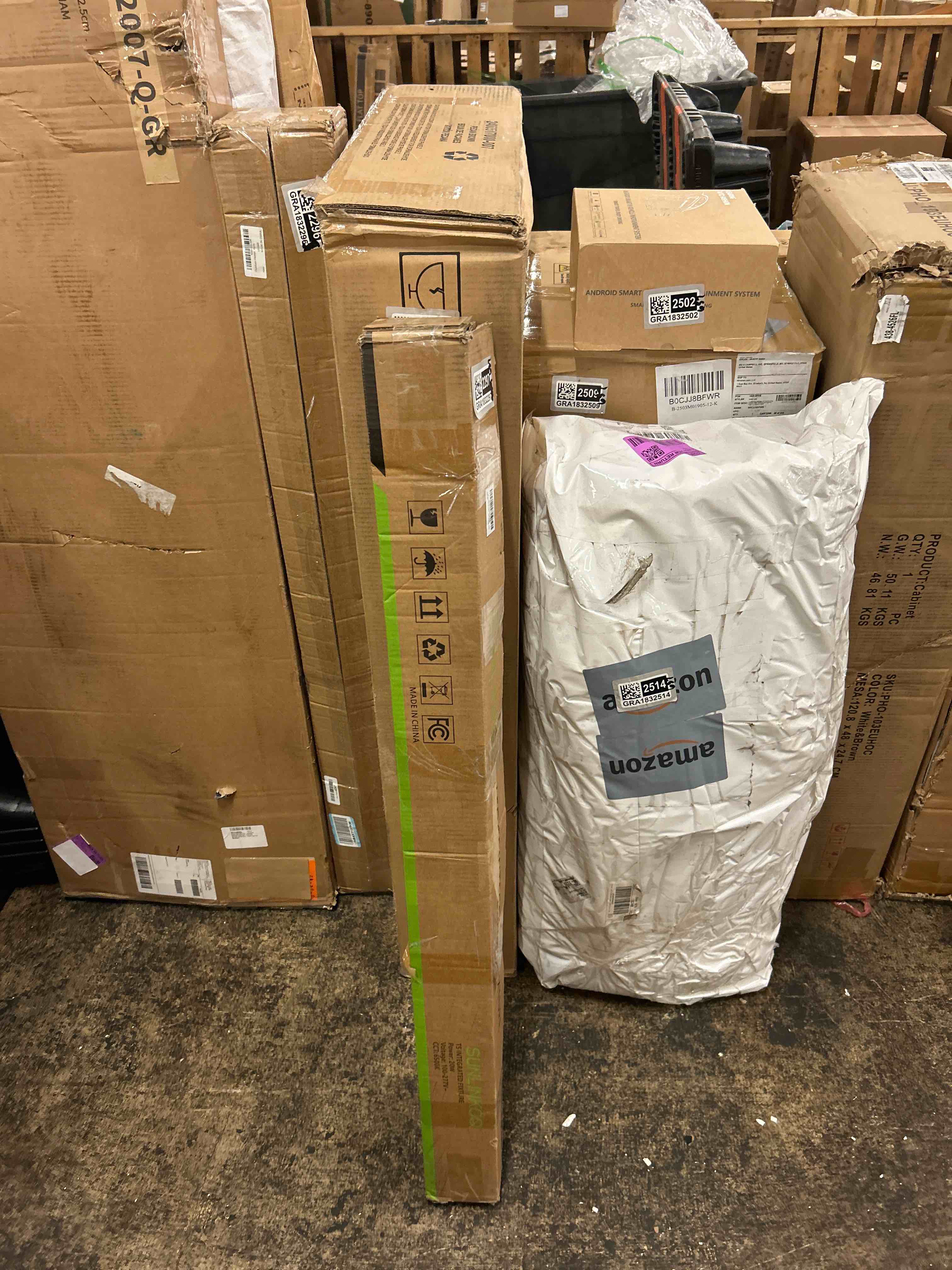 Condition photo showing New/Like New for (6 pack) 4ft t5 led integrated fixture, 6500k,20w,2300lm(super bright white) linkable led shop light,garage ceiling and cabinet light,strip light,corded electric with on/off switch