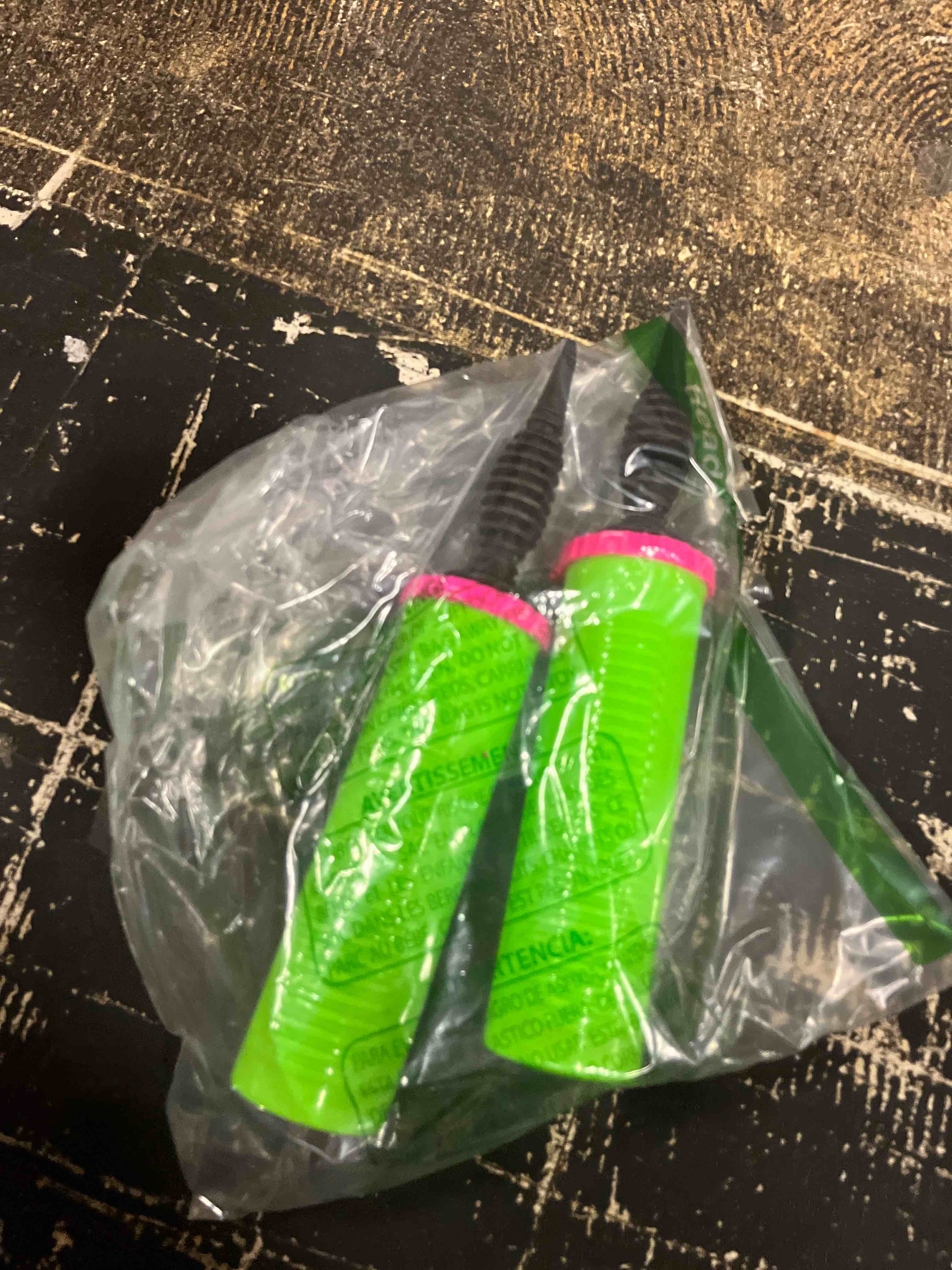 Condition photo showing New/Like New for balloon pump hand two-way dual action inflate 2pack and balloon tying tool in one, handheld air pump portable manual balloons inflators for party with extra accessories (green)