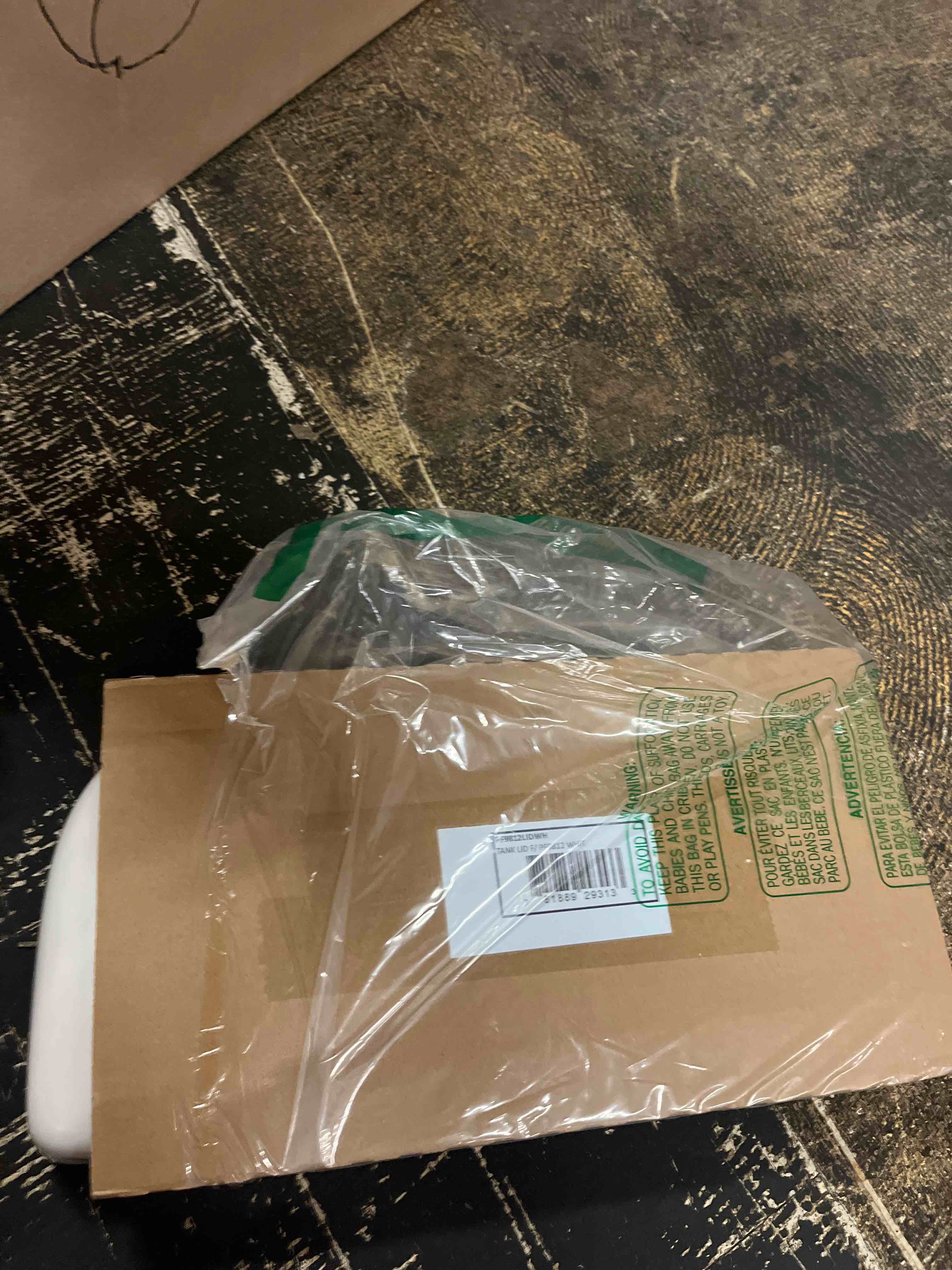 Condition photo showing New/Like New for proflo pf9812lidwh toilet replacement lid for pf9812wh - white
