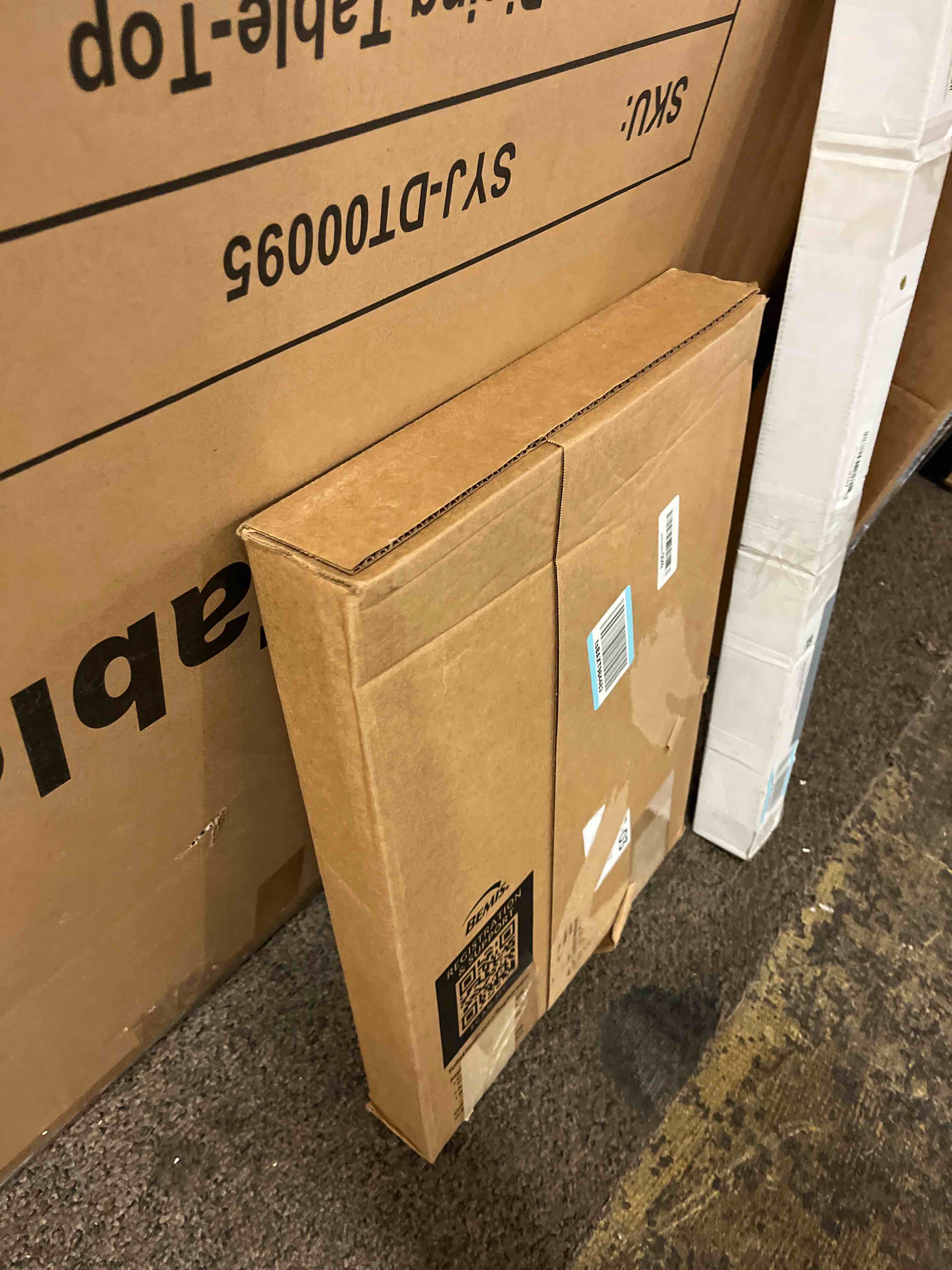 Condition photo showing New/Like New for mayfair toilet seat elongated white 14-1/8  w 7m1888slow-000
