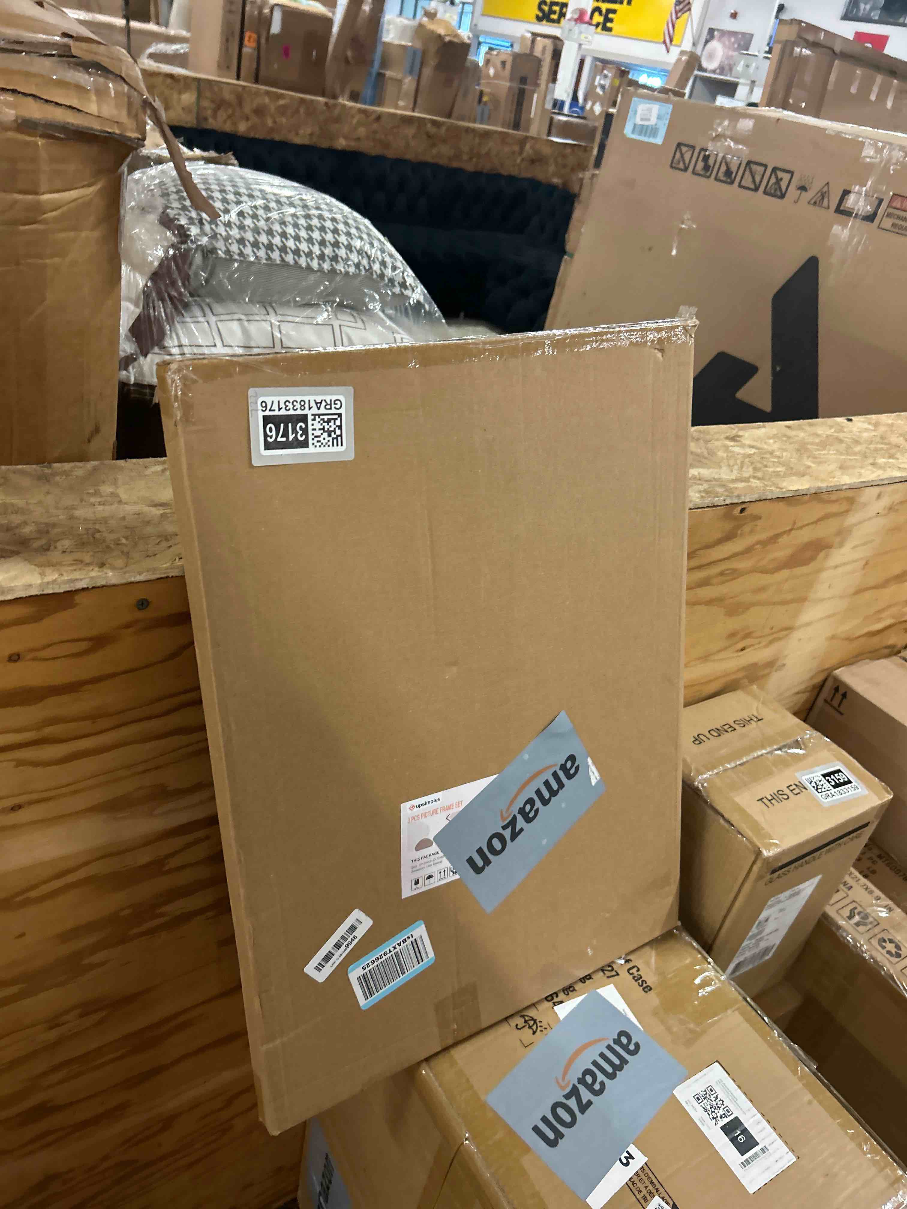 Condition photo showing New/Like New for upsimples 16x24 picture frame black 3 pack, scratch-proof poster frames 16 x 24 for photo gallery - slide-in strips, horizontal or vertical wall mounting