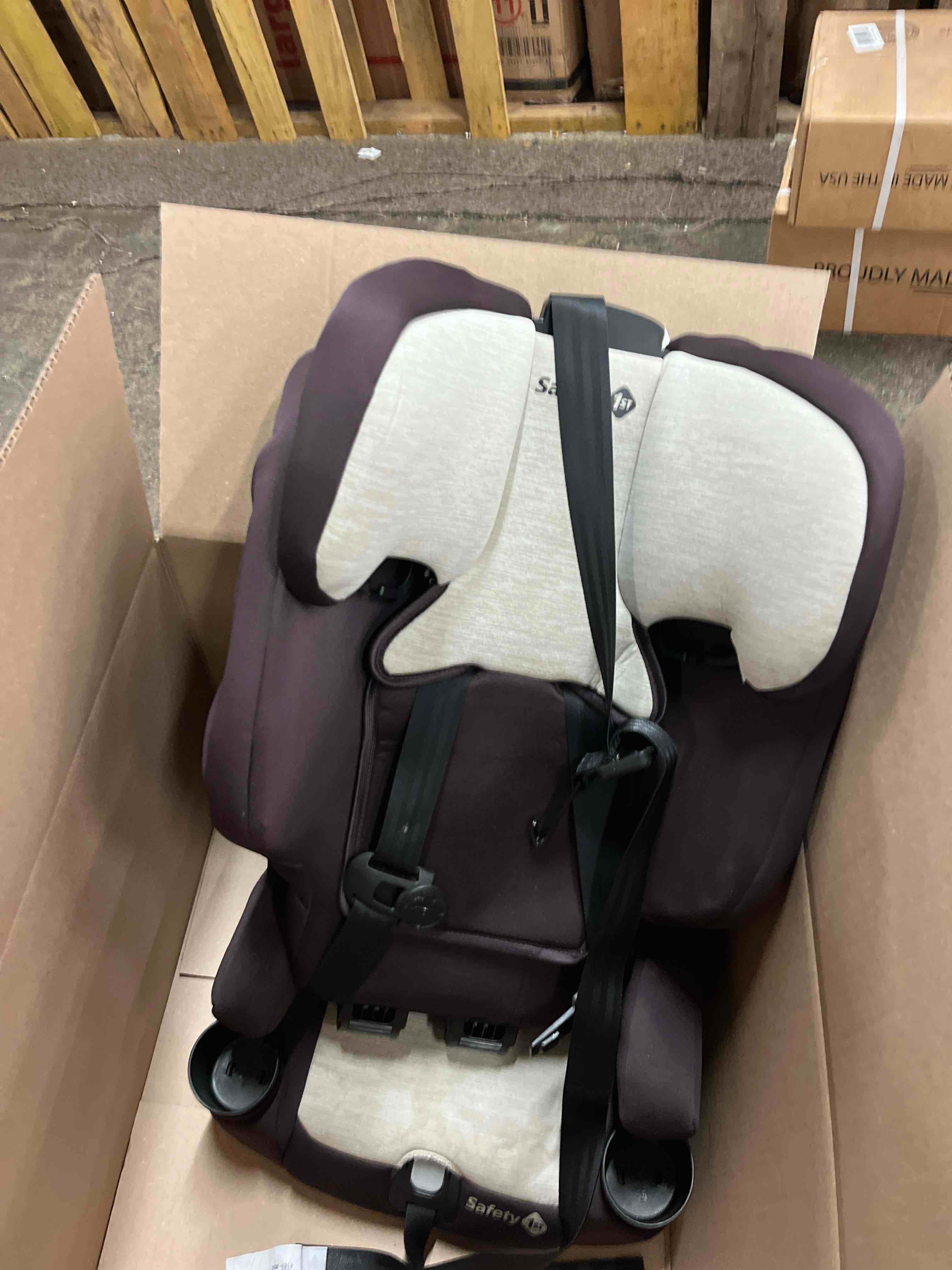 https://s3.amazonaws.com/lotting-images-prod/phillipi/GRA1833610_1778018209059.jpeg