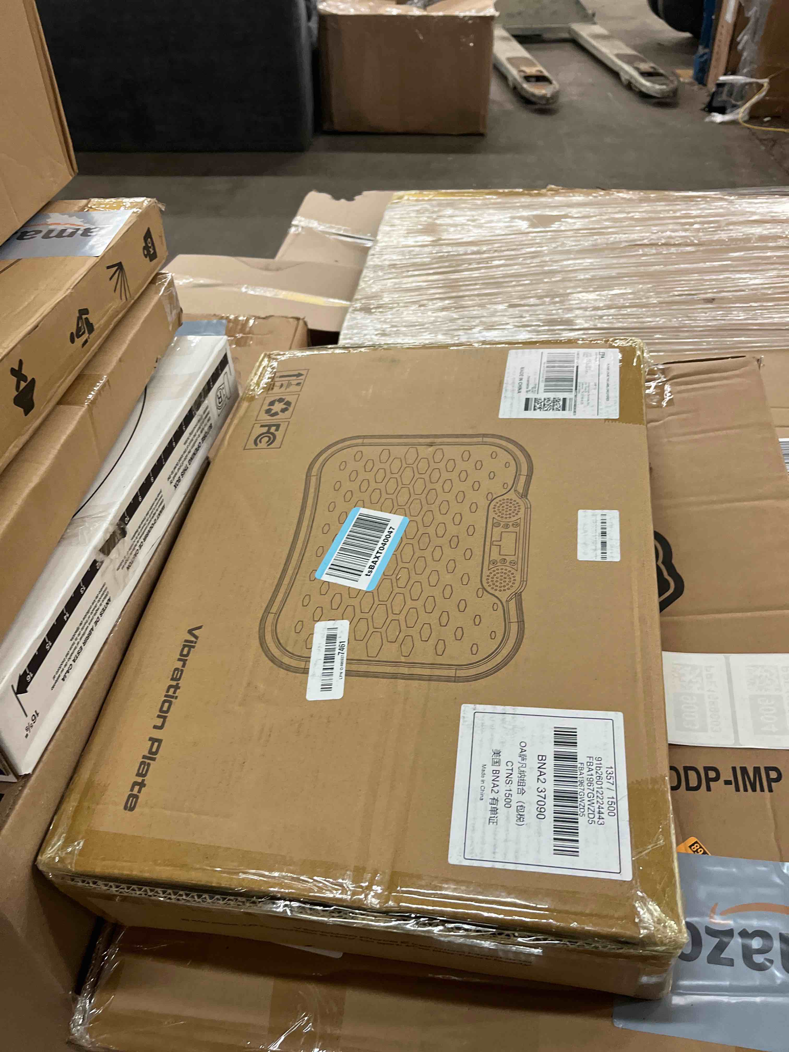 Condition photo showing New/Like New for vibration plate exercise machine for lymphatic drainage, vibration platform for weight loss, 400 lbs capacity shake plate full body workout vibrate fitness platform for home women men