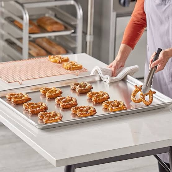 winco commercial-grade aluminum sheet pan, 16 gauge, full size