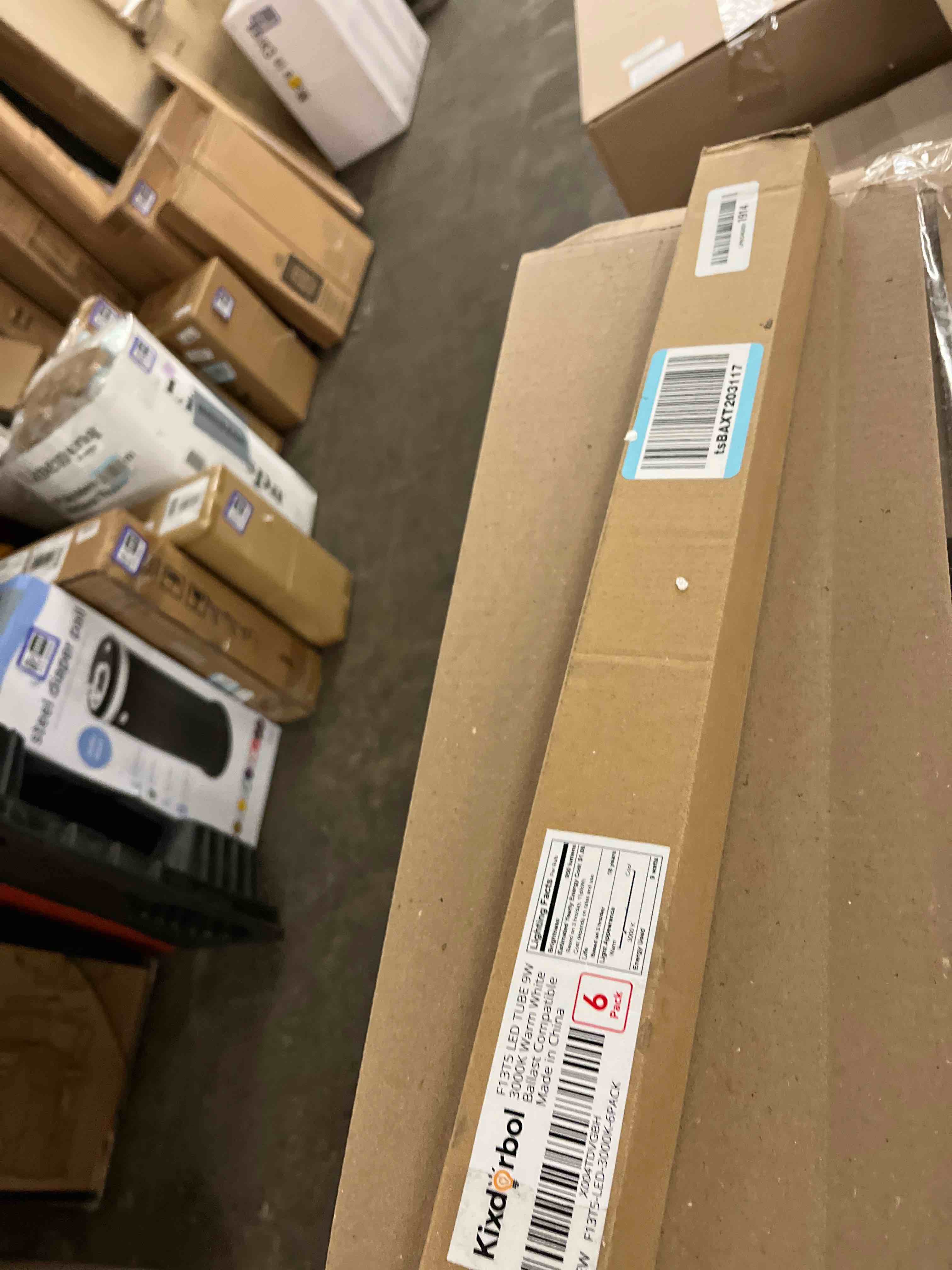 Condition photo showing New/Like New for 6 pack 21 inch f13t5/ww led replacement bulbs, 3000k warm white, t5 led 9 watts replace fluorescent bulb with led, replacement tube for counter and cabinet fixture