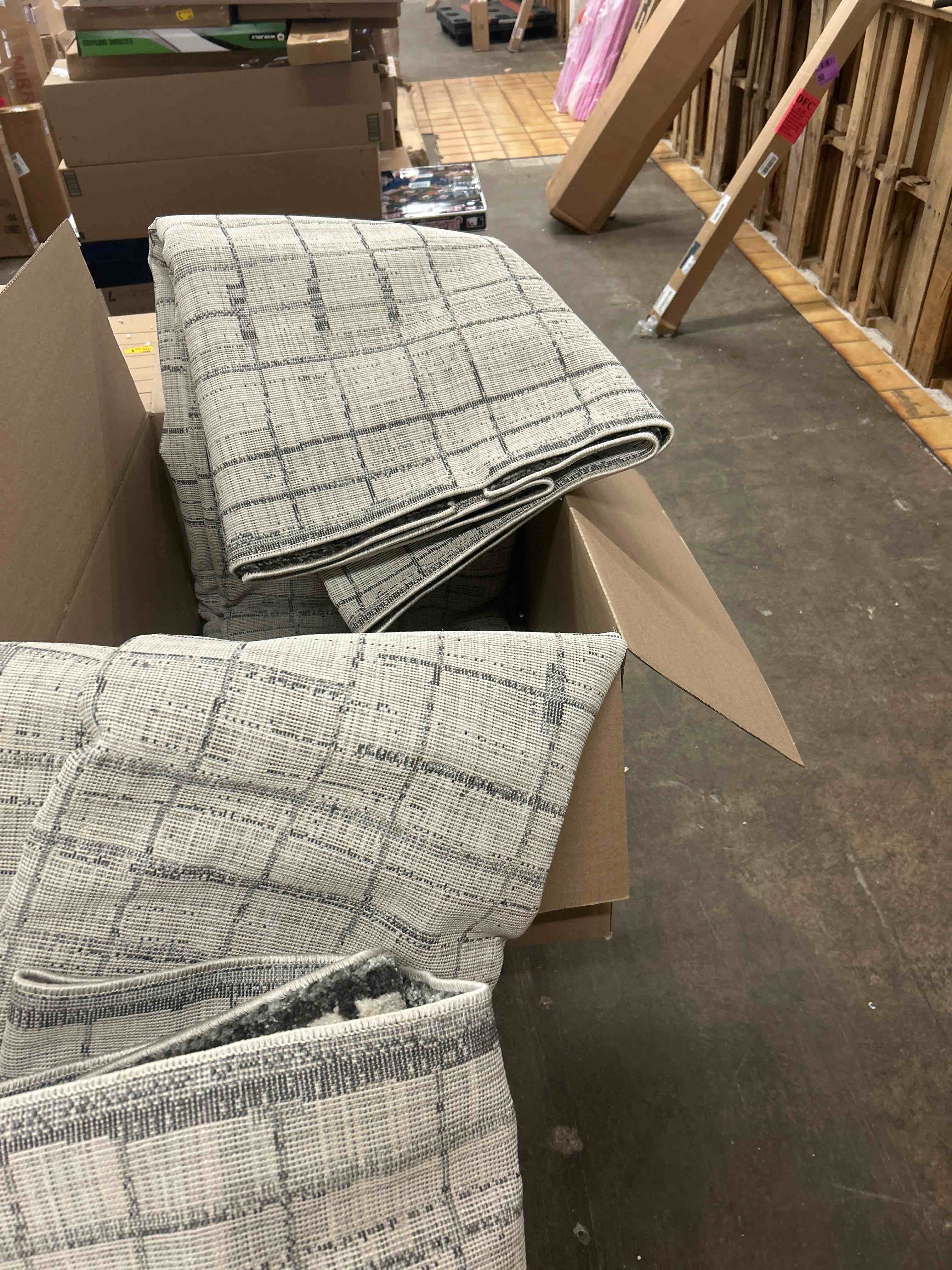 https://s3.amazonaws.com/lotting-images-prod/phillipi/GRA1833834_1778151250789.jpeg