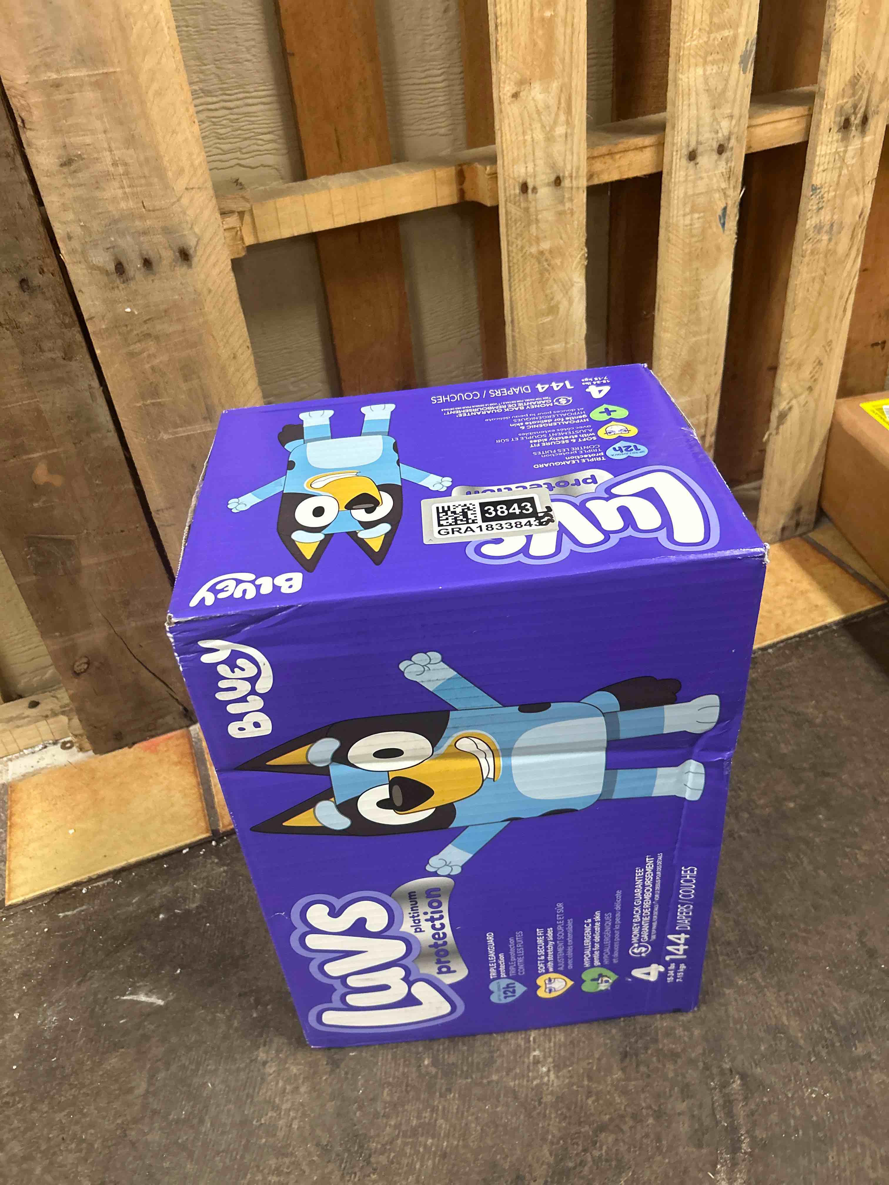 Condition photo showing New/Like New for luvs pro level leak protection diapers giant pack - size 4 - 144ct