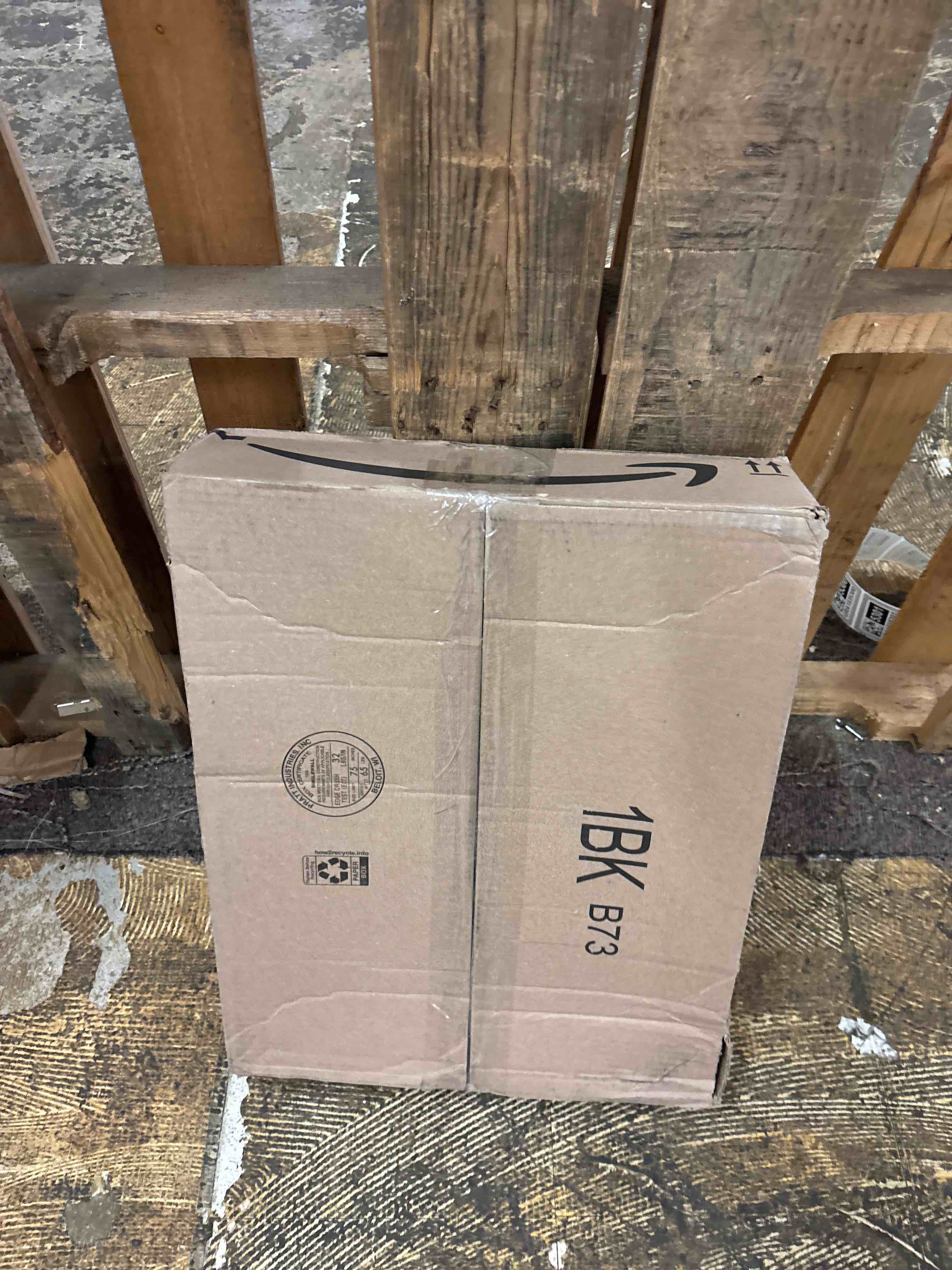 Condition photo showing New/Like New for GoodCook AirPerfect 16" x 14" Nonstick Steel Insulated Cookie Sheets, No-Burn Baking Sheets with Large Handles, Set of 2, Gray 16 x 14-Inch (Set of 2) Gray