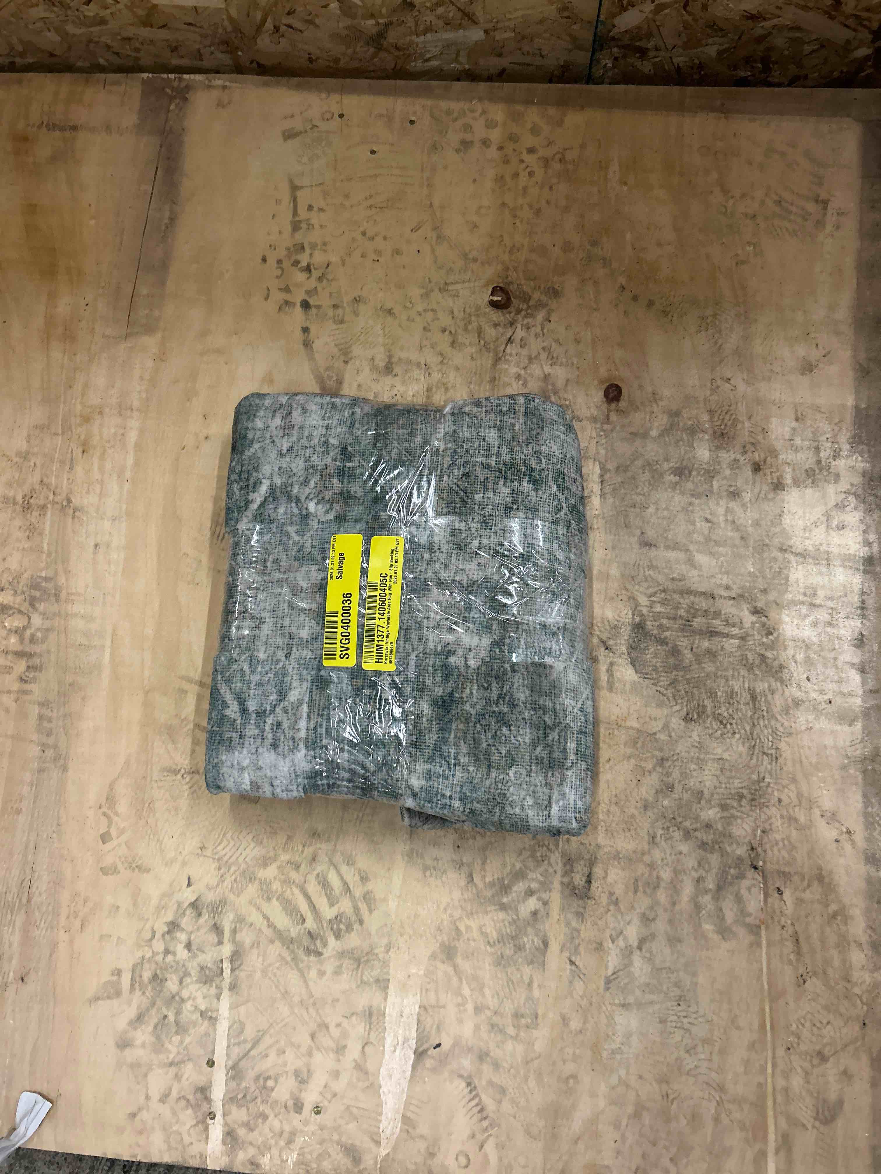 Condition photo showing New/Like New for kurzawski vintage washable area rug with non-slip backing (3’ x 5’)