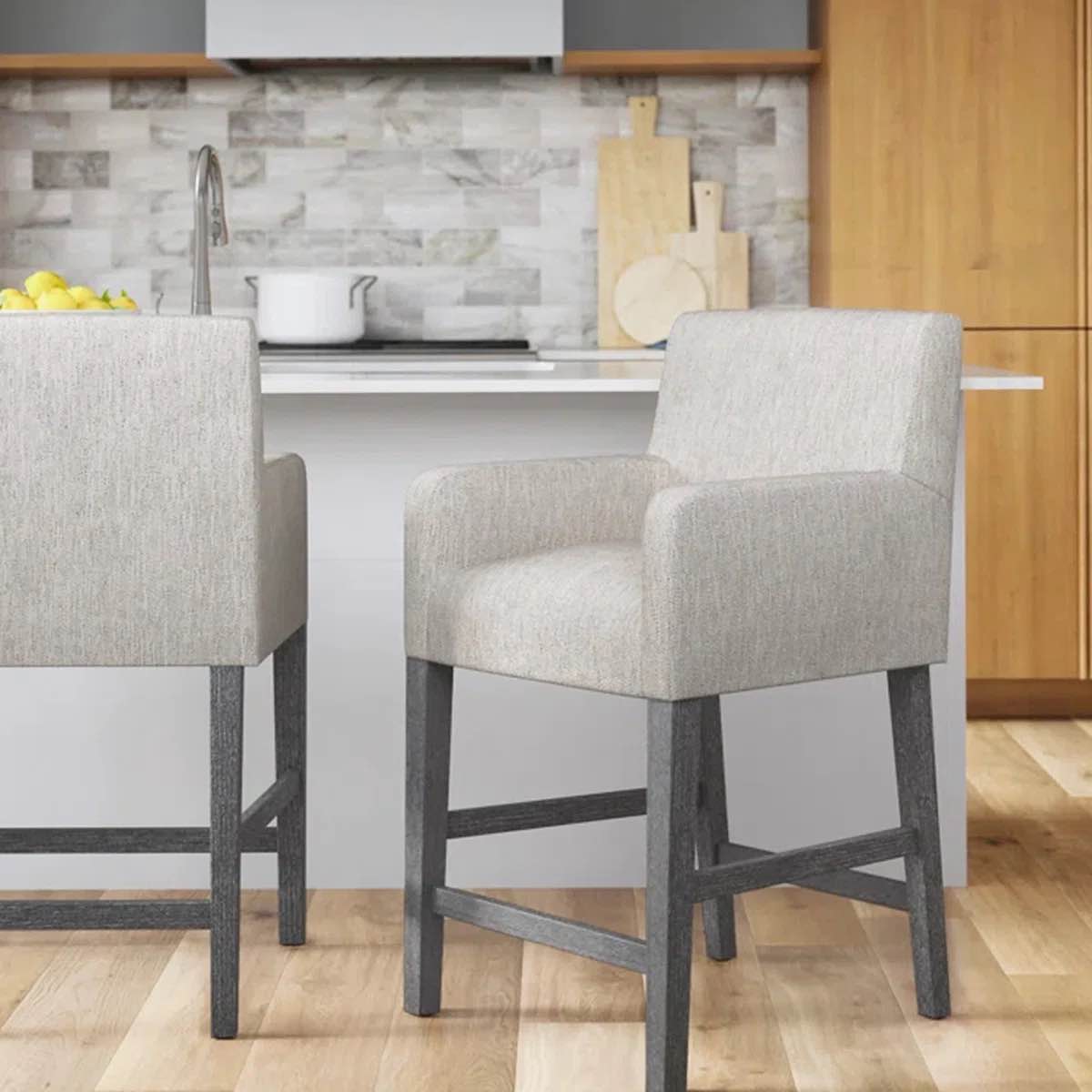 alighiero solid wood stool