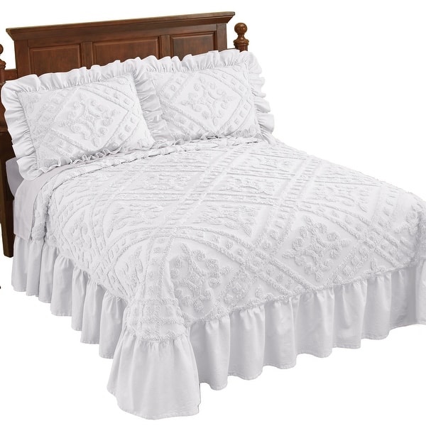 Condition photo showing New/Like New for elegant ruffled chenille textured diamond bedspread