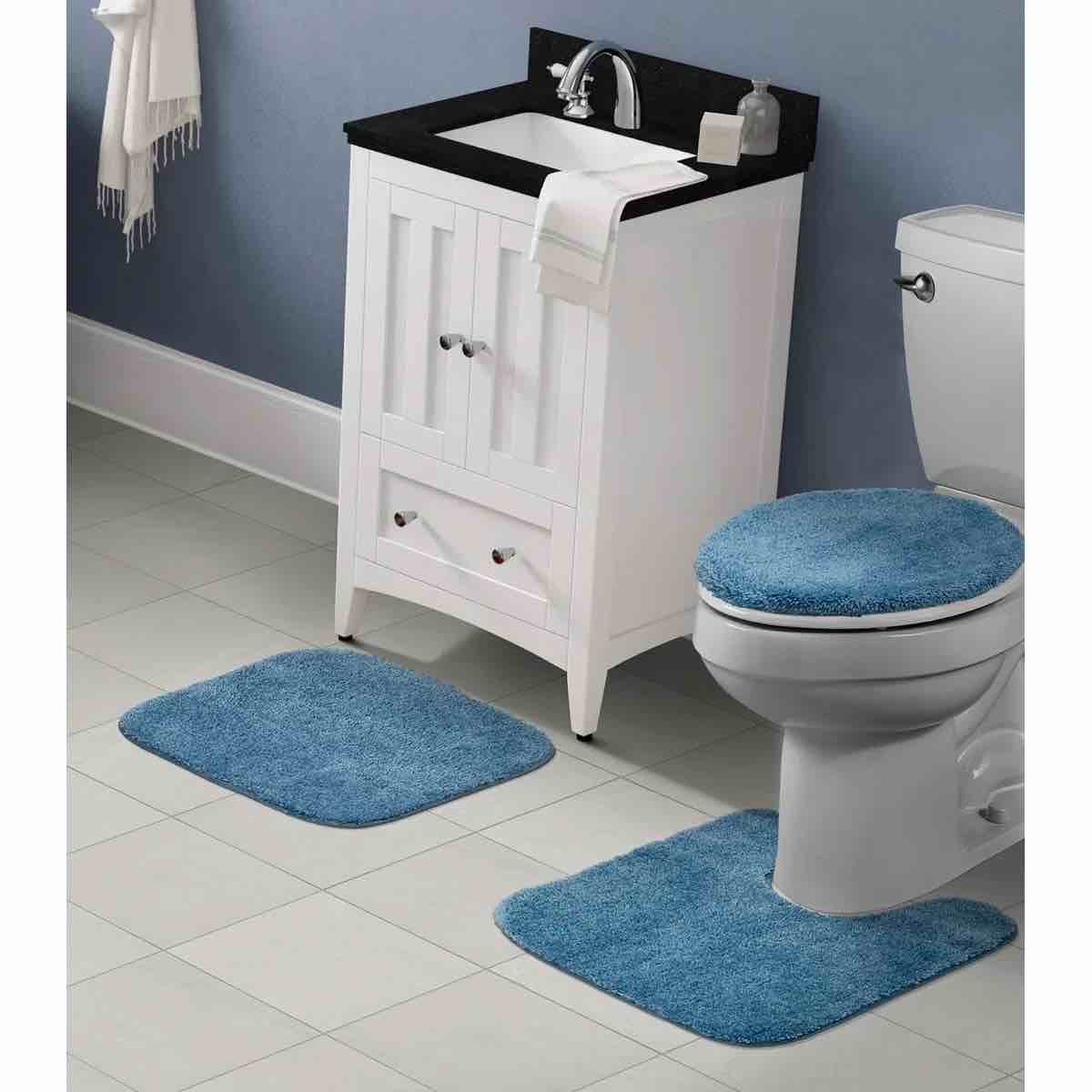 Condition photo showing New/Like New for mccluney 3 piece ultra soft bath rug set with non-slip backing
