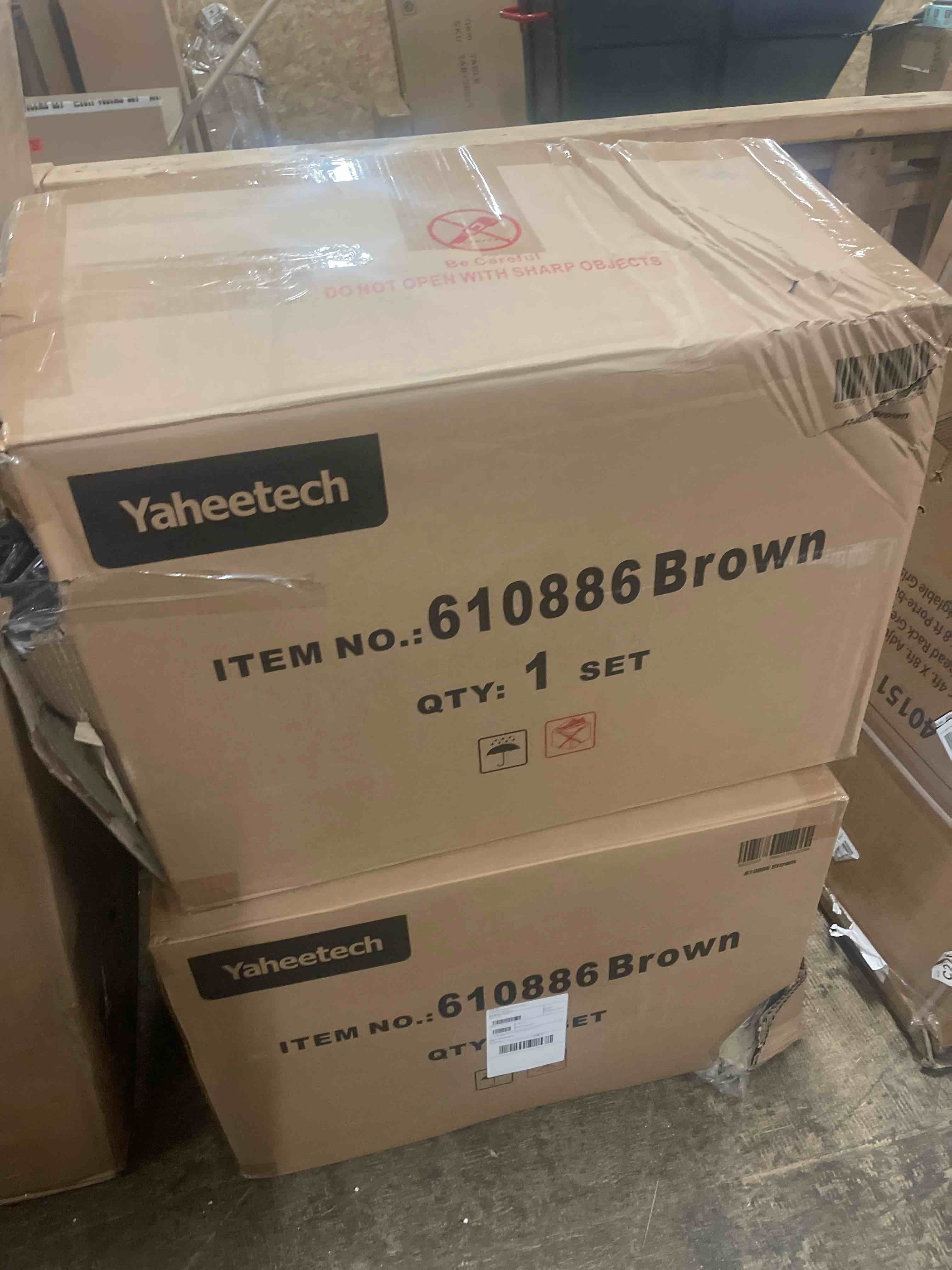 Condition photo showing New/Like New for yaheetech mordern recliner chair single reclining sofa with pocket spring living room bedroom home theater brown