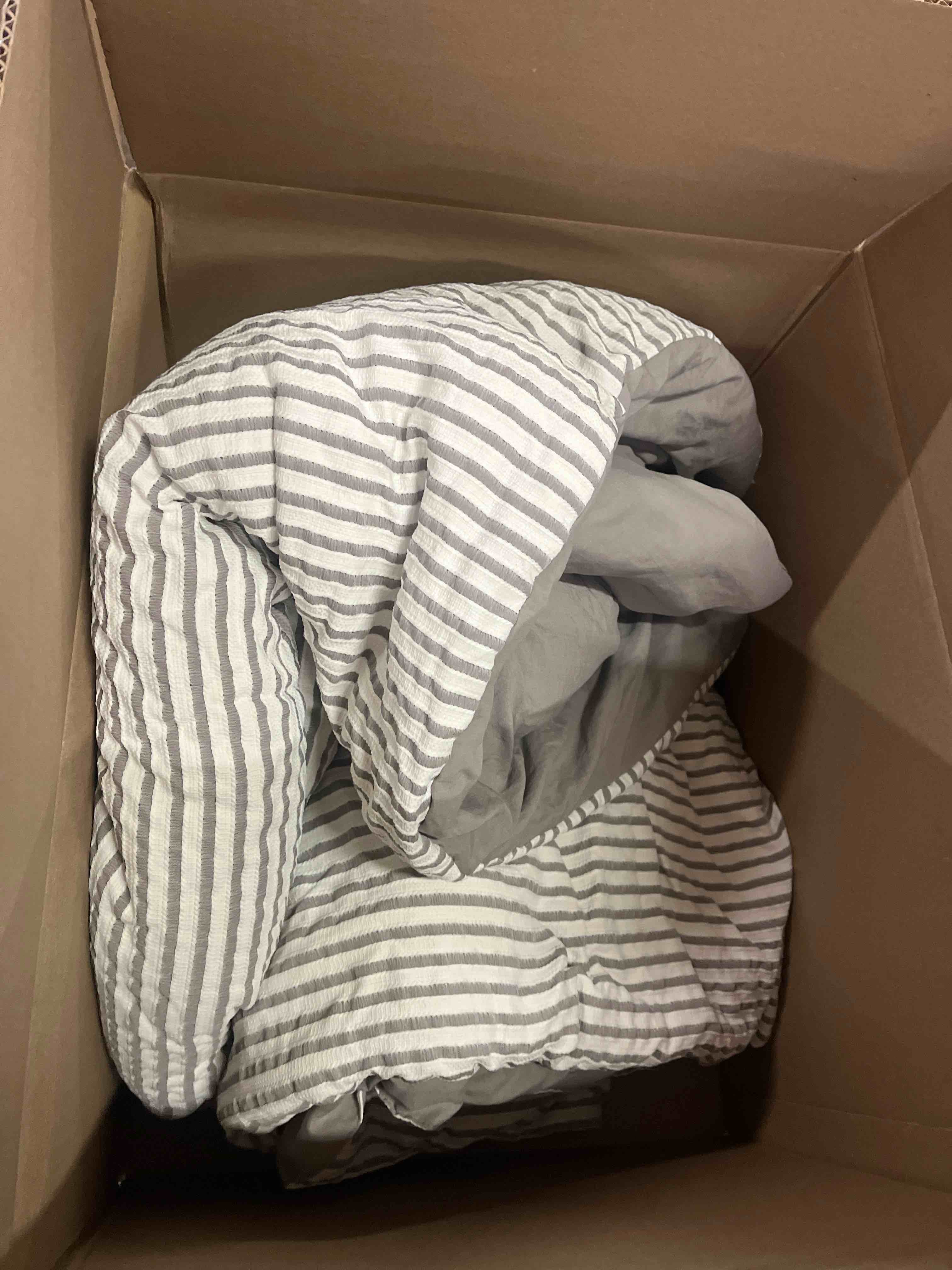 Condition photo showing Good Condition for JELLYMONI 100% Natural Cotton 3pcs Striped Duvet Cover Sets with Zipper Closure & Corner Ties, White Comforter Cover with Grey Stripes Pattern Printed (Full Size)