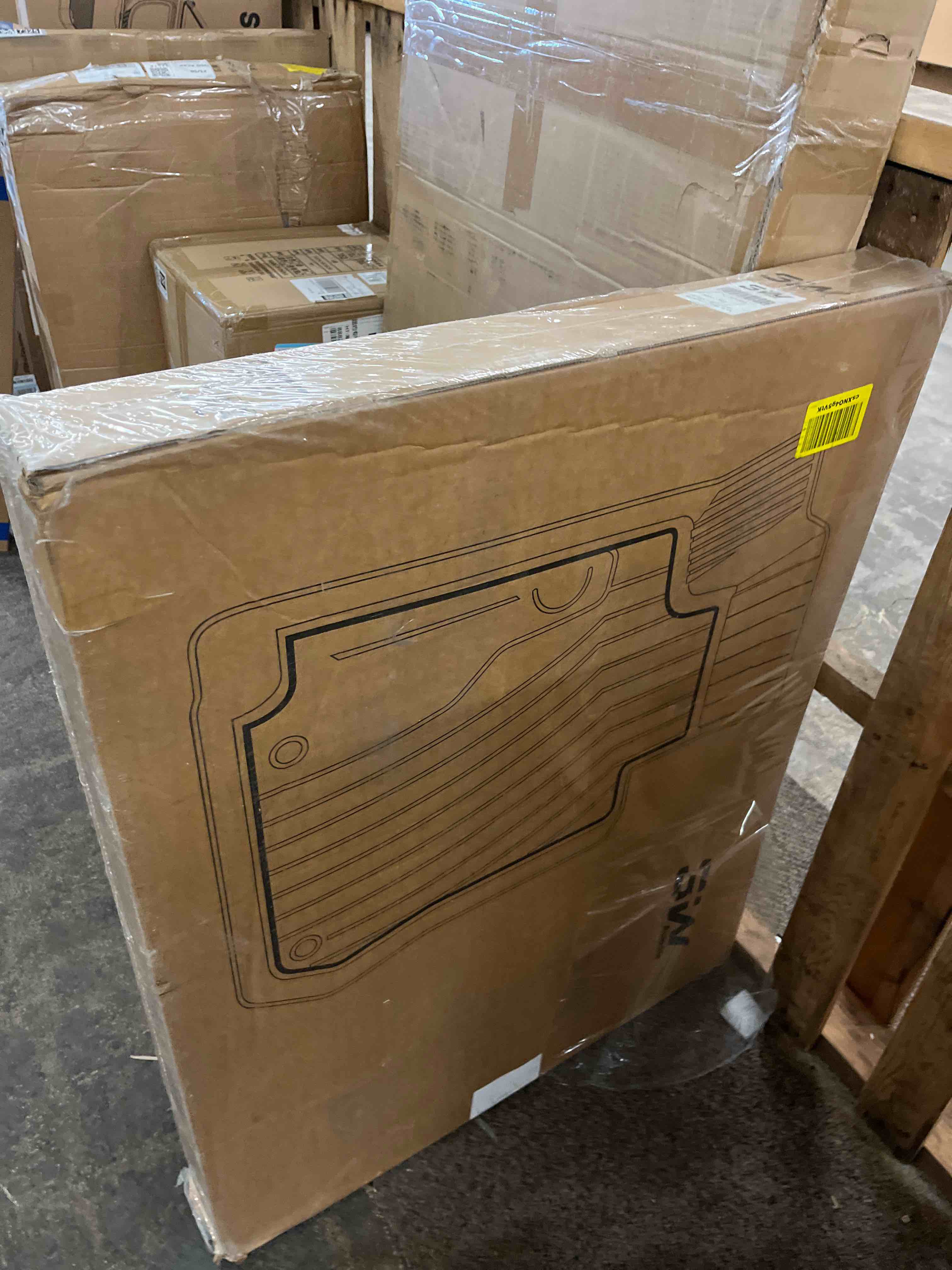 Condition photo showing New/Like New for 3W Floor Mats & Front Carpet Fit for 2019-2025 2026 Chevy Silverado/GMC Sierra Denali 1500 & 2020-2026 GMC Sierra 2500HD/3500HD Crew Cab, TPE All Weather Accessories 2 Rows Full Set Car Mats