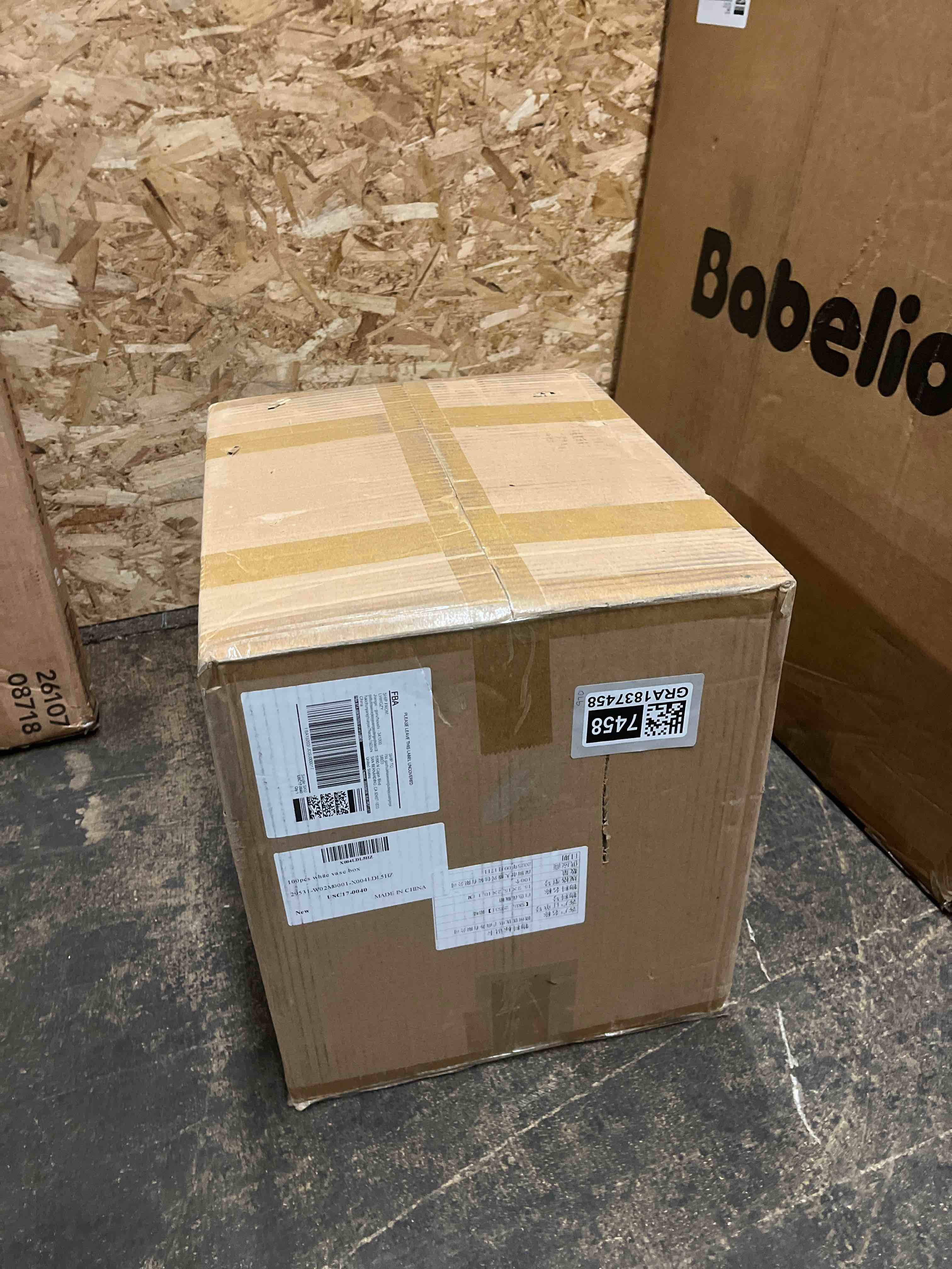 Condition photo showing New/Like New for tonchean 100PCS Cardboard Delivery Boxes for Florists, Quick Fold Florist Delivery Box, Flower and Vase Boxes for Secure Floral Arrangements During Transport