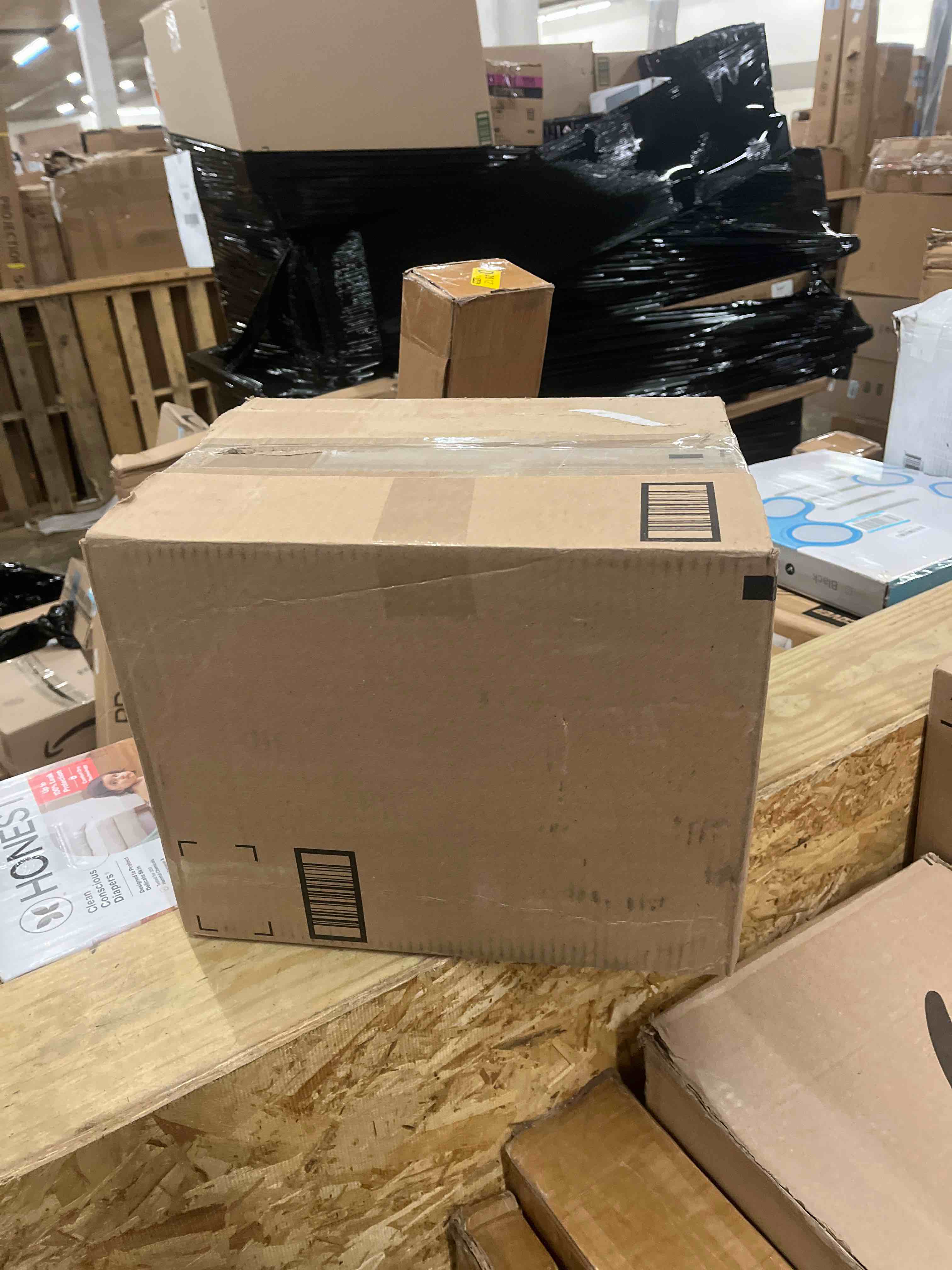 Condition photo showing New/Like New for Smart Bird Feeder with Camera - 2K HD Solar Powered Outdoor Bird Camera AI Recognition Birdfeeder Cam IP65 Waterproof Remote Monitoring for Backyard Birds Ideal Gift for Birds Lovers