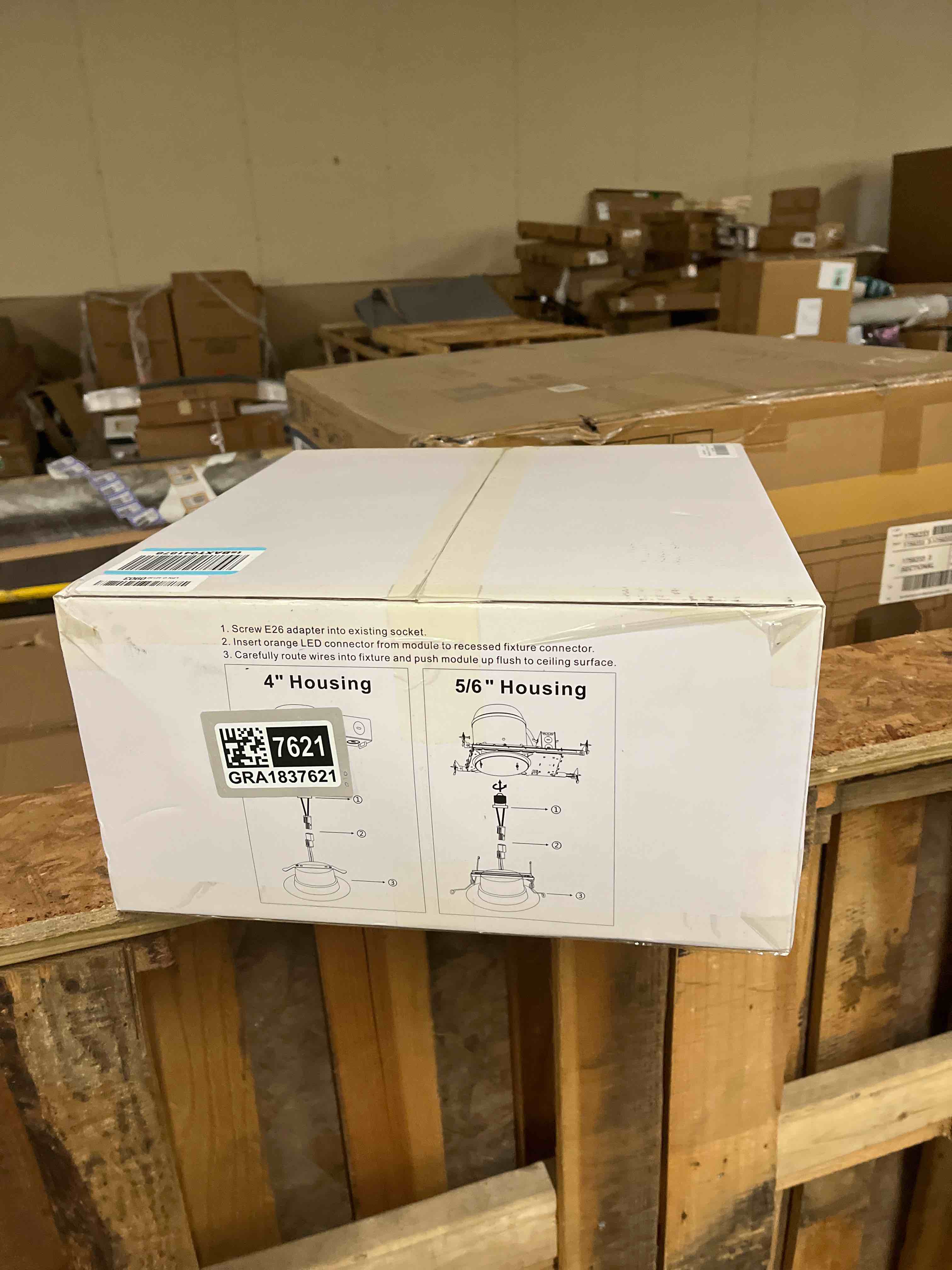 Condition photo showing New/Like New for 5/6 Inch Retrofit Can Lights - Dimmable, 13.5W, 1200LM, 2700K/3000K/4000K/5000K/6000K Selectable, LED Recessed Lighting with Baffle Trim, 6inch 12P Oil-Rubbed Bronze