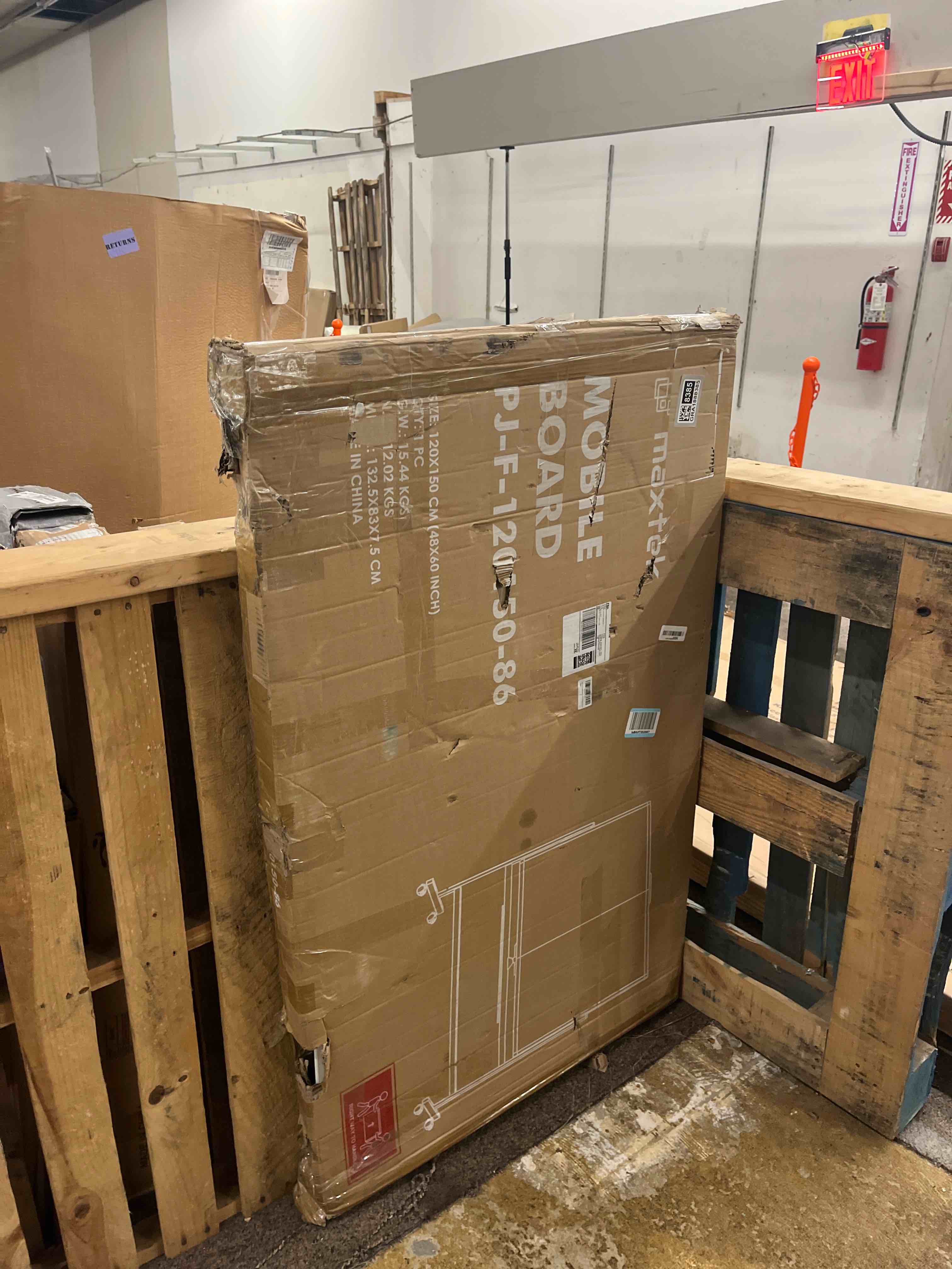 https://s3.amazonaws.com/lotting-images-prod/phillipi/GRA1888385_1755823987568.jpeg