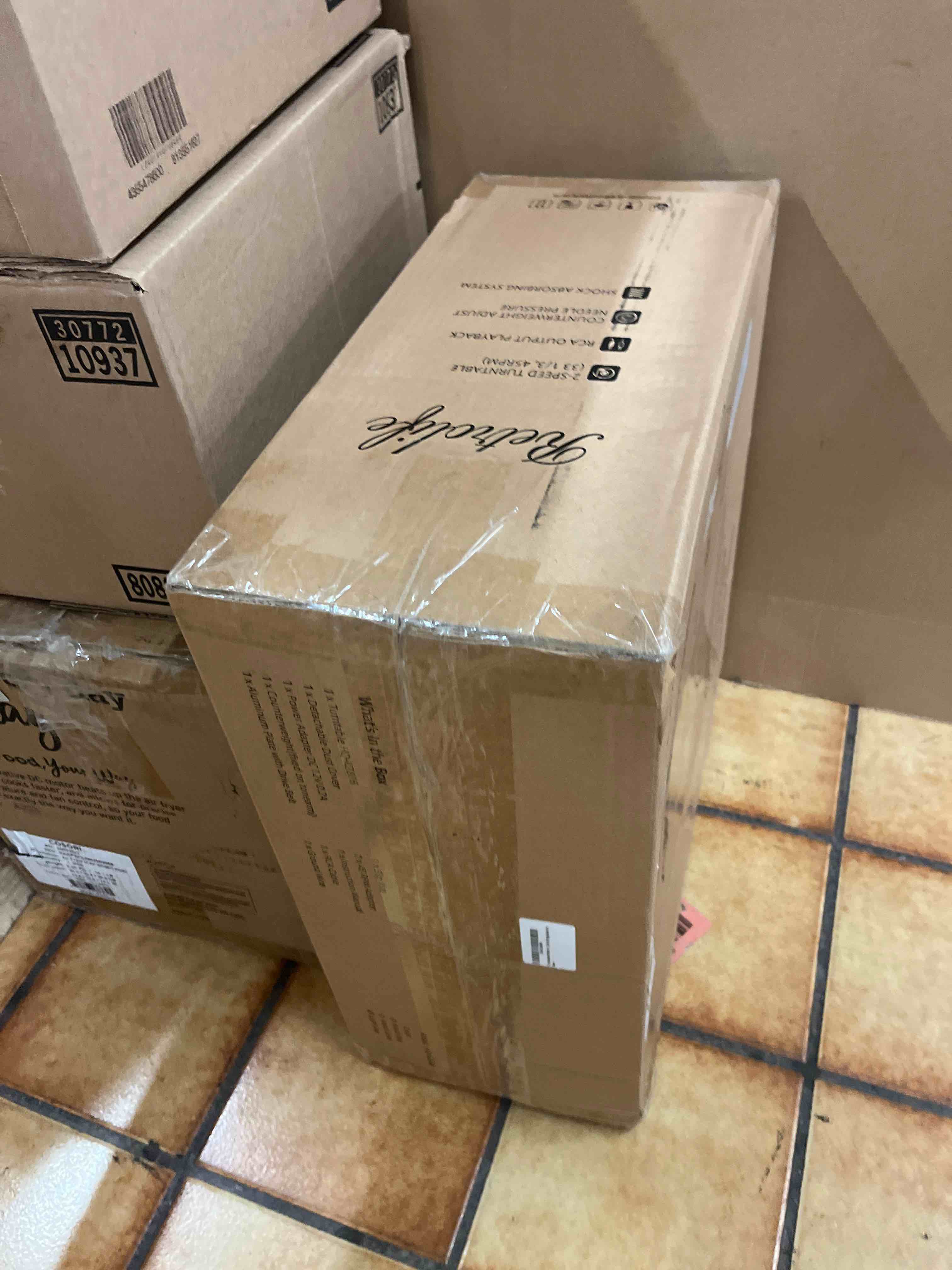 https://s3.amazonaws.com/lotting-images-prod/phillipi/GRA1888614_1755875236405.jpeg