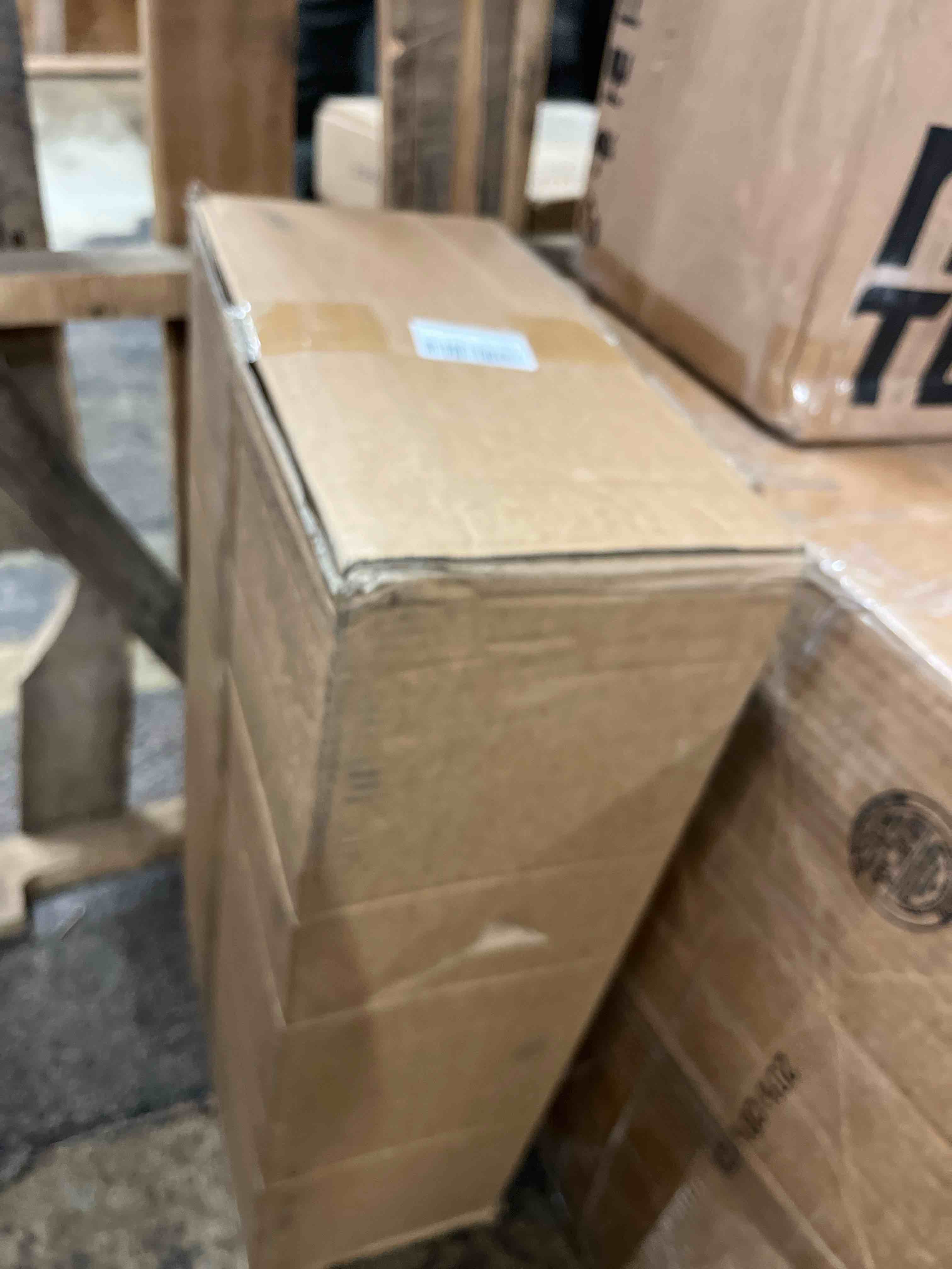 https://s3.amazonaws.com/lotting-images-prod/phillipi/GRA1889037_1756995608868.jpeg