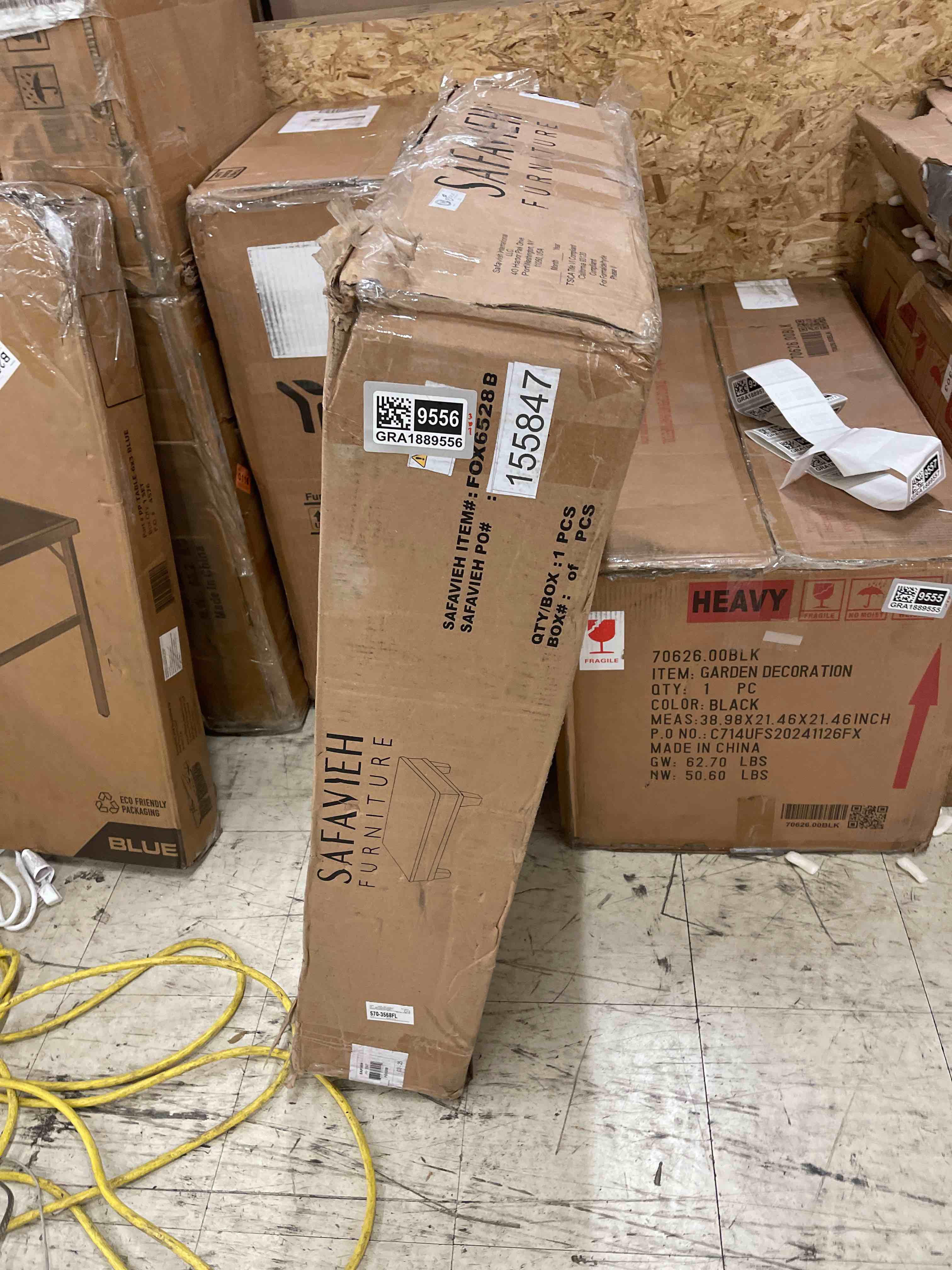 https://s3.amazonaws.com/lotting-images-prod/phillipi/GRA1889556_1757360938241.jpeg