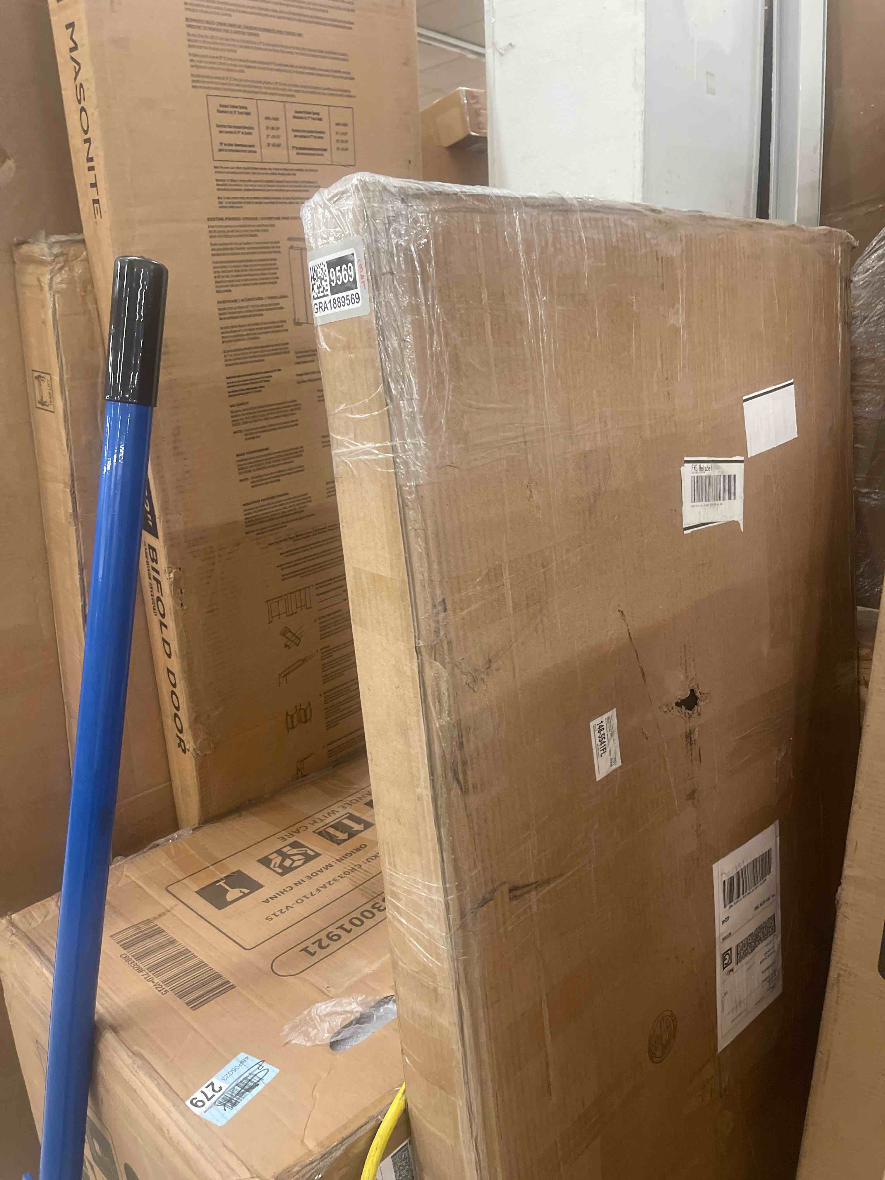 https://s3.amazonaws.com/lotting-images-prod/phillipi/GRA1889569_1757436944103.jpeg
