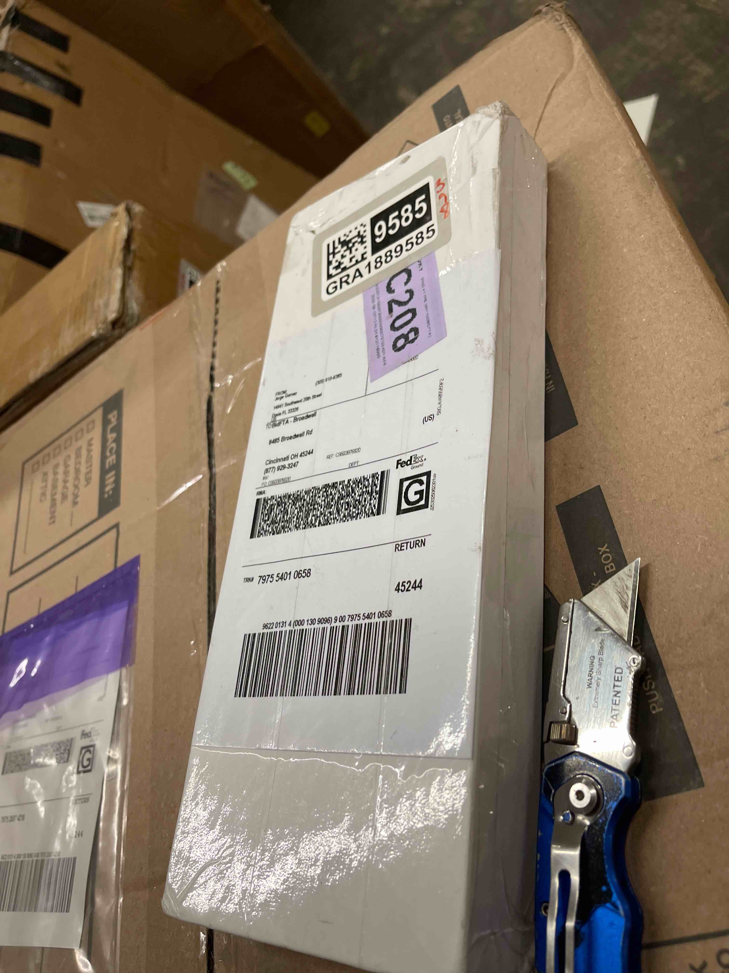 https://s3.amazonaws.com/lotting-images-prod/phillipi/GRA1889585_1757966078862.jpeg