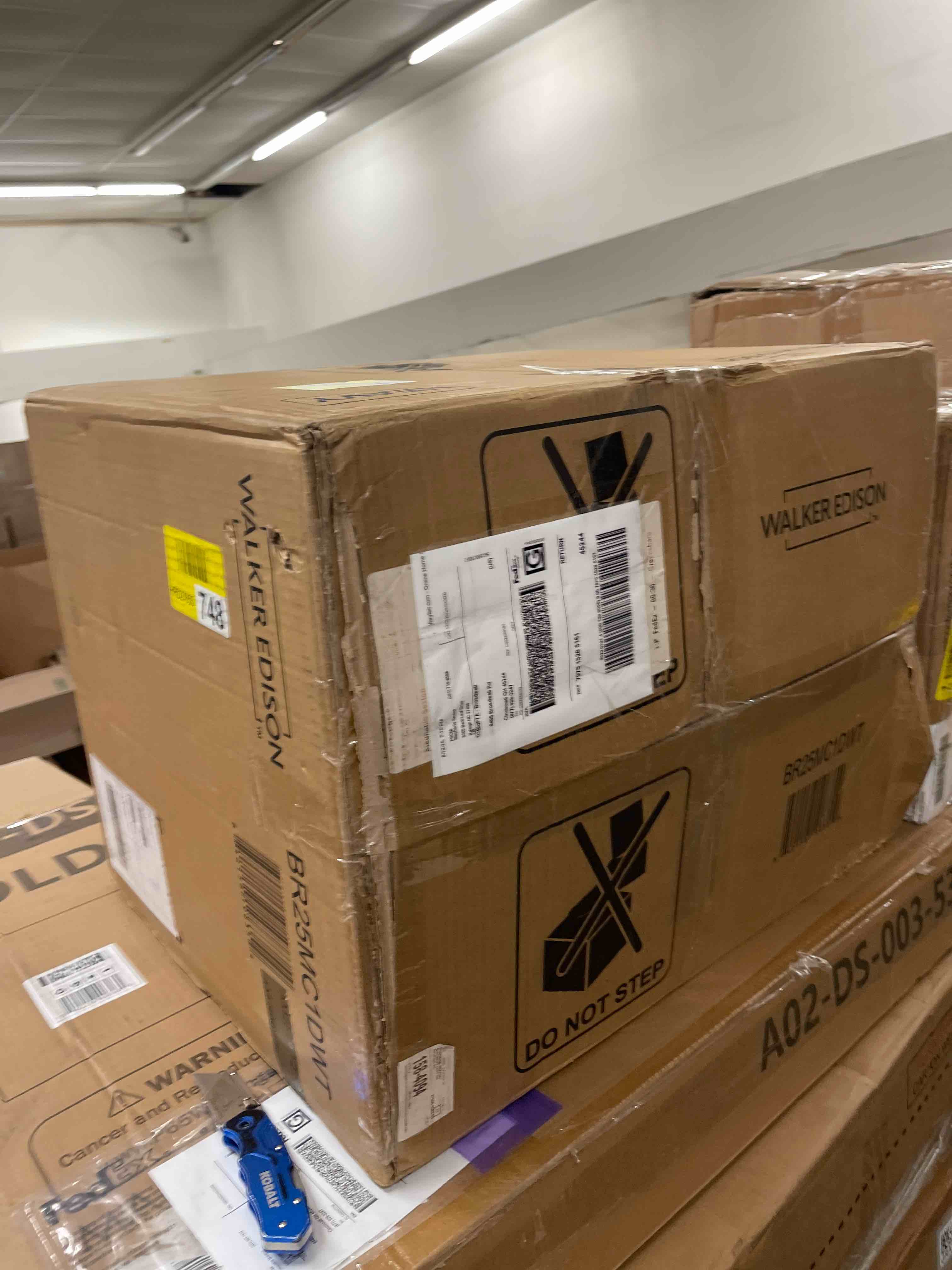 https://s3.amazonaws.com/lotting-images-prod/phillipi/GRA1889598_1757961203331.jpeg