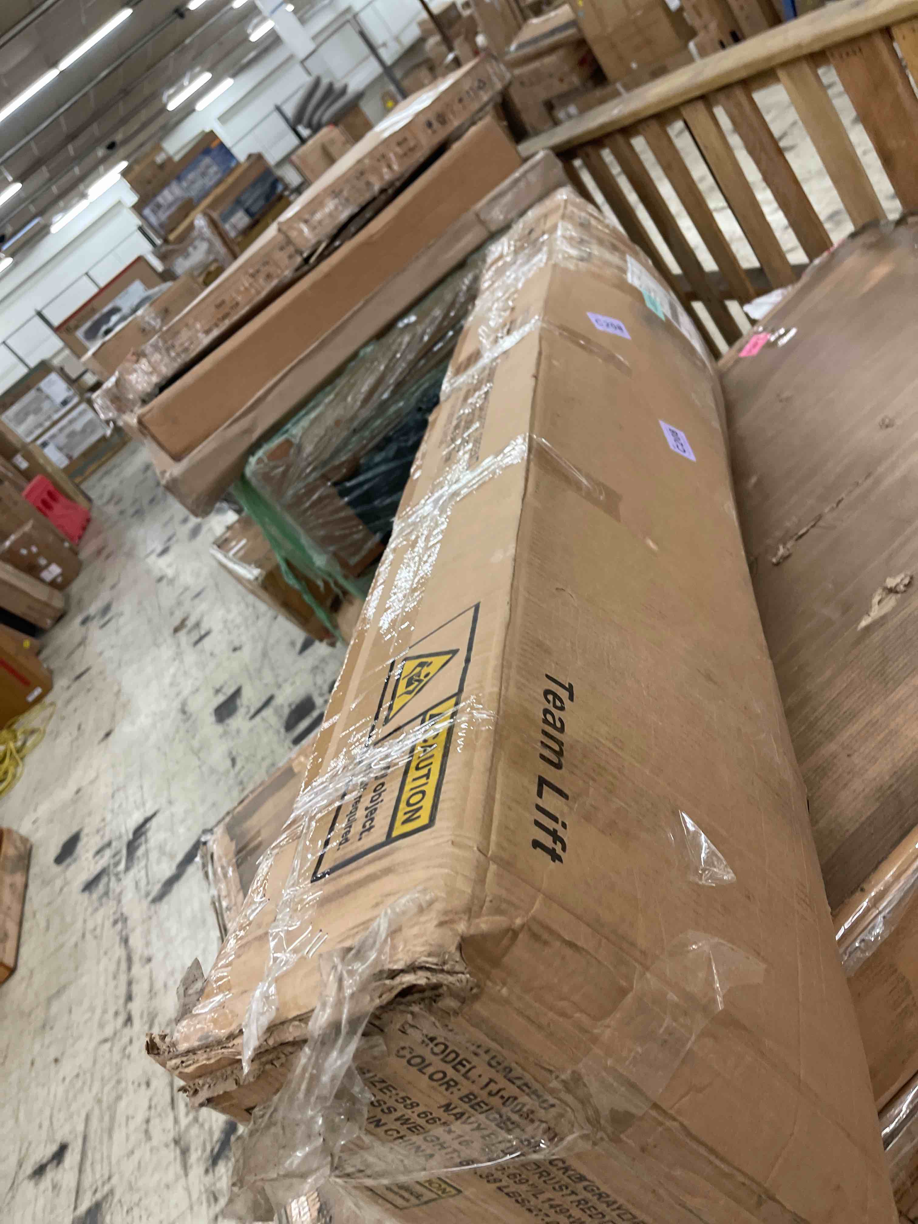 https://s3.amazonaws.com/lotting-images-prod/phillipi/GRA1889667_1758134332751.jpeg