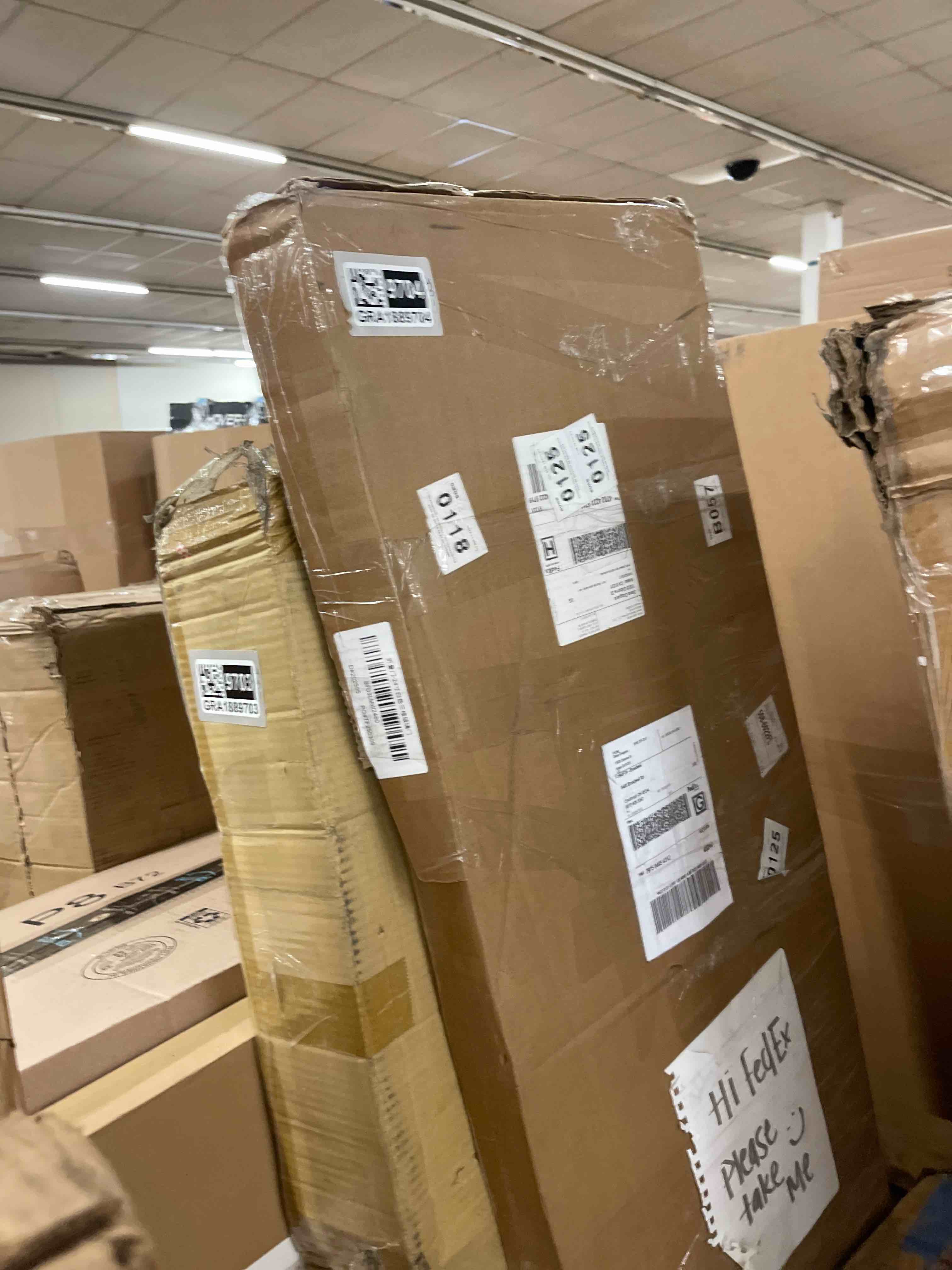 https://s3.amazonaws.com/lotting-images-prod/phillipi/GRA1889704_1758649056095.jpeg