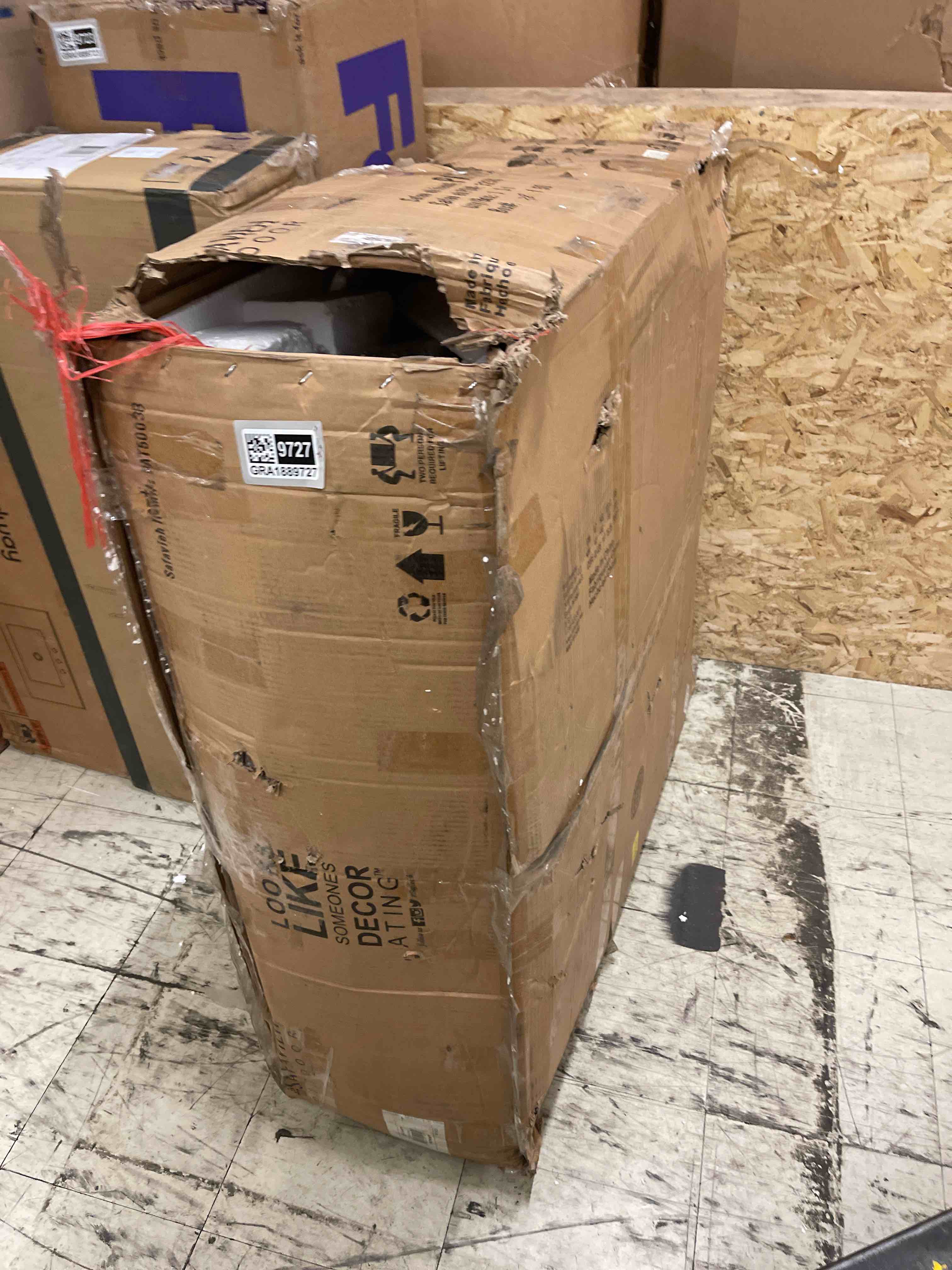 https://s3.amazonaws.com/lotting-images-prod/phillipi/GRA1889727_1758655833527.jpeg