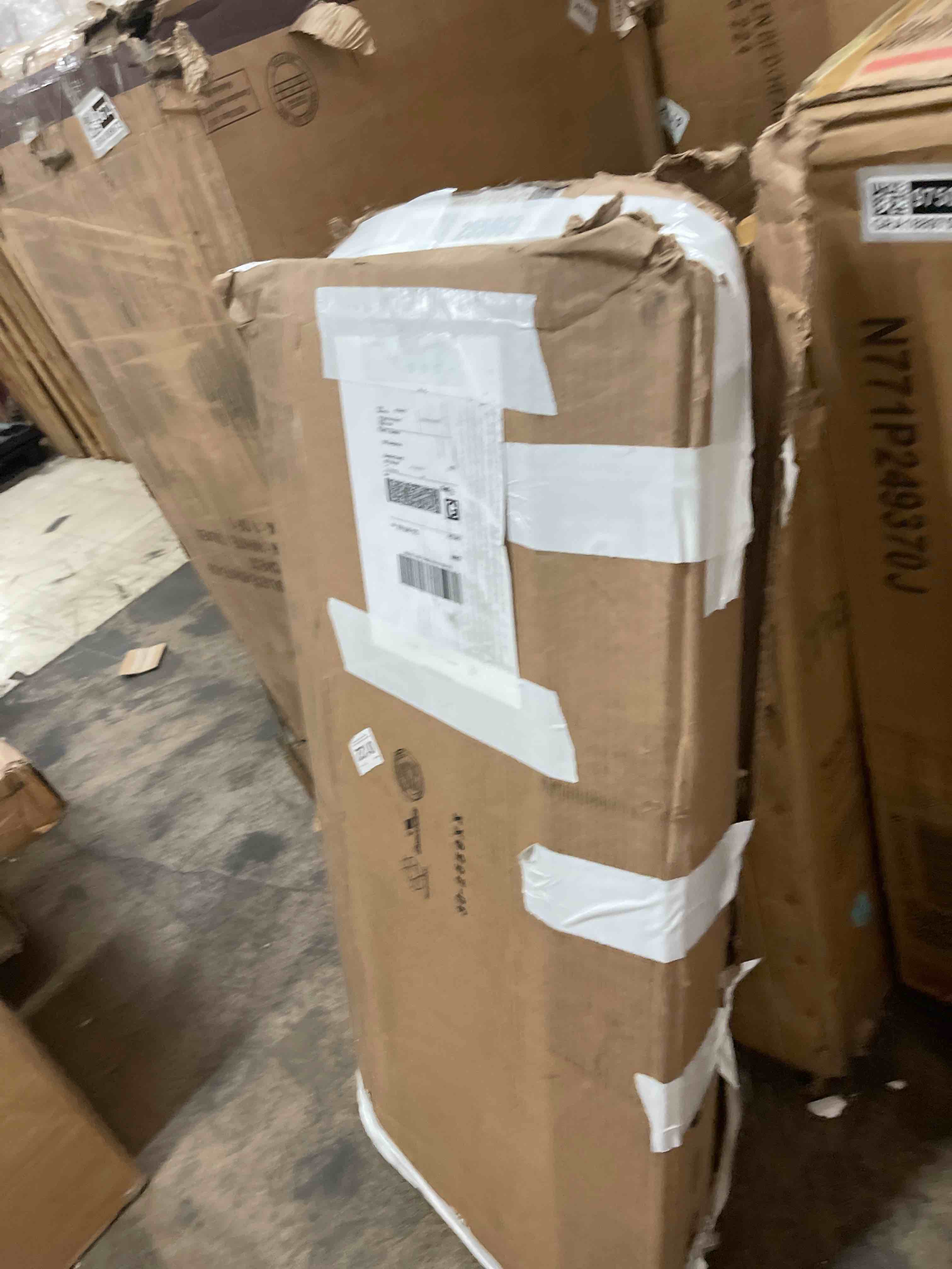 https://s3.amazonaws.com/lotting-images-prod/phillipi/GRA1889740_1759257489503.jpeg