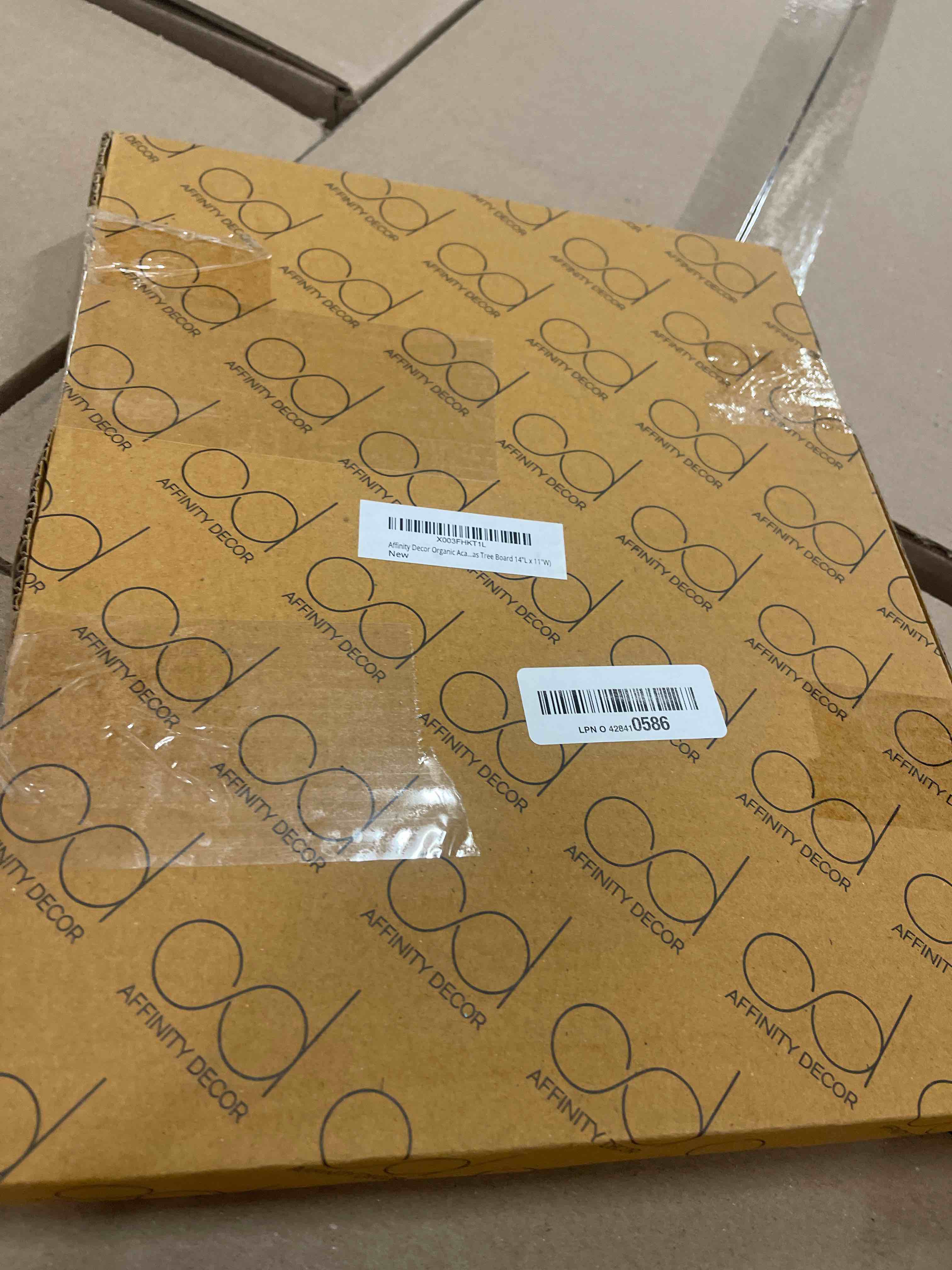 Condition photo showing New/Like New for Affinity Decor Organic Acacia kitchen Cutting Chopping Board Platter Wine Holder with Handles for Butcher Block Cheese and Vegetables Fruit & Salad (Christmas Tree Board 14"L x 11"W)