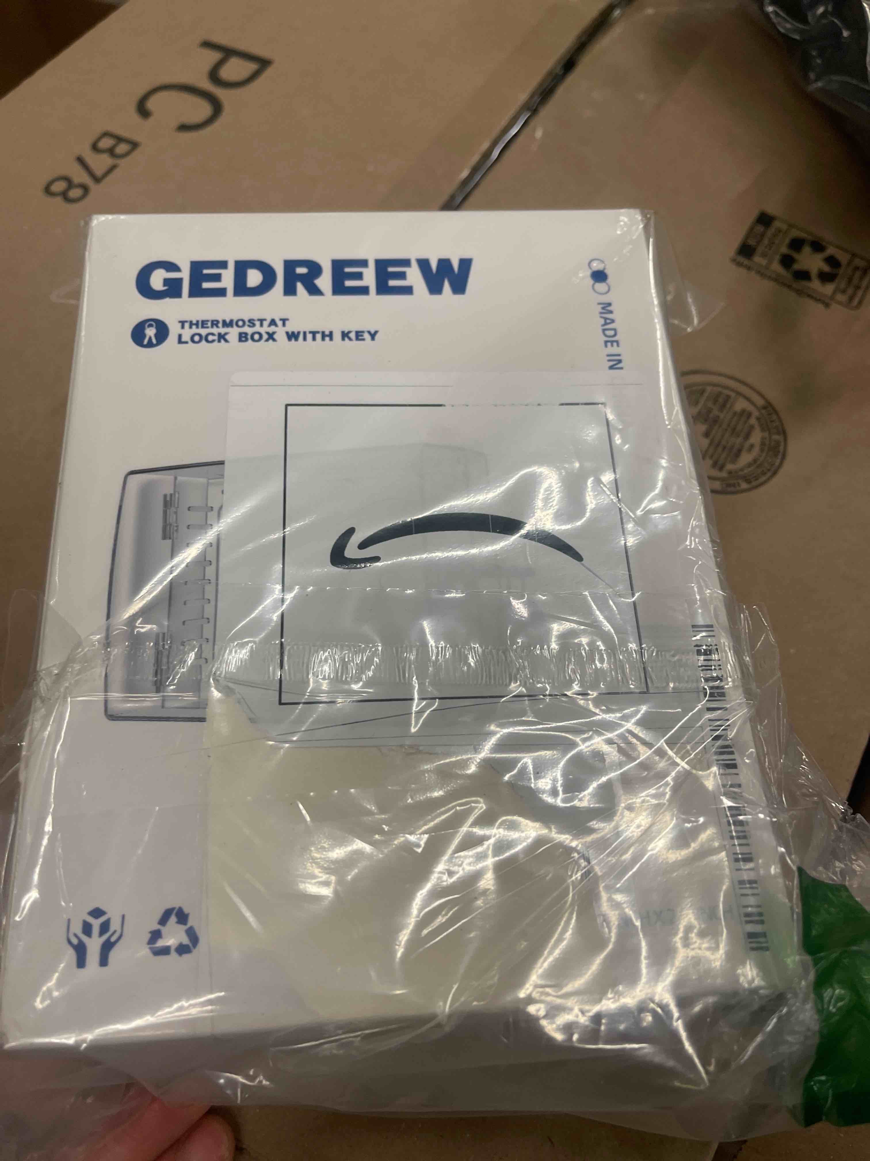 Condition photo showing New/Like New for Large Thermostat Lock Box Cover with Key, Clear Thermostat Cover with Lock Compatible With Honeywell Home Thermostat On Wall, AC Lock Box Cover with Key Fits Thermostats 5"H x 6" W or Smaller 1 PCS Key lock