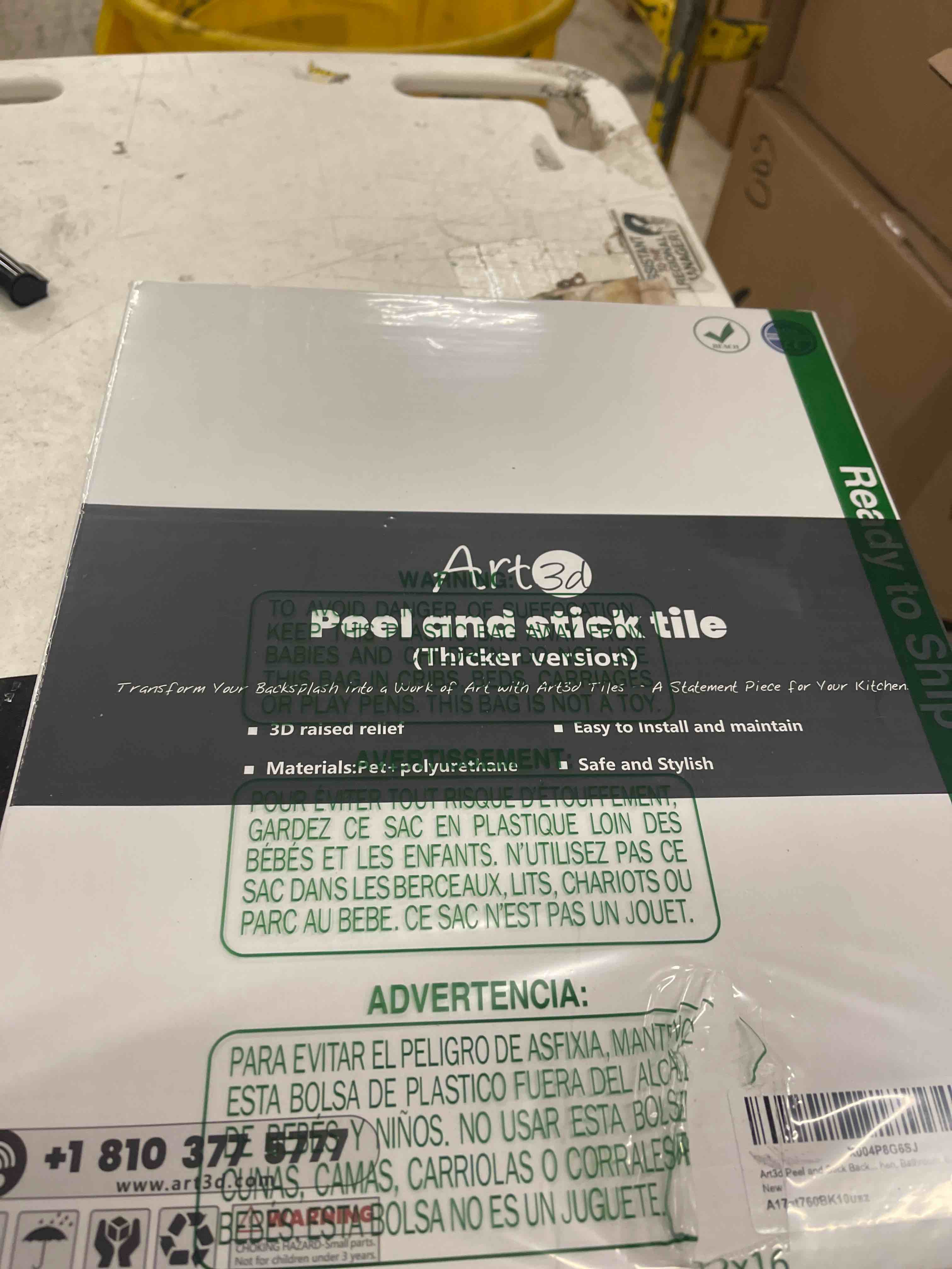 Condition photo showing New/Like New for Art3d 30 * 30cm Peel and Stick Backsplash Tiles for Kitchen, Shiny Black (A17000BK)