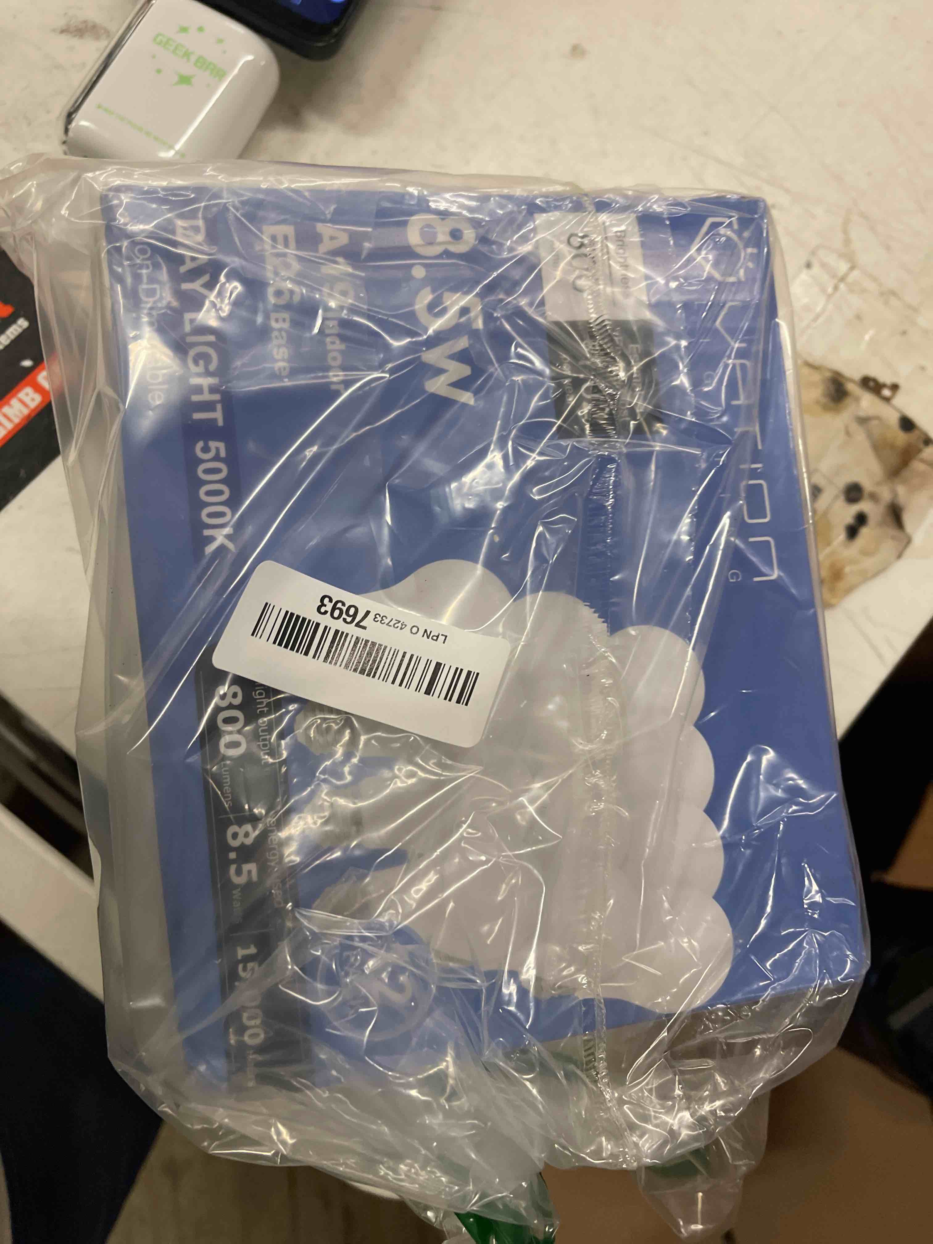 Condition photo showing New/Like New for 12 Pack A19 LED Light Bulb Daylight 5000K LED Bulbs, 60 Watt Equivalent, Efficient 8.5 Watt, 800 Lumens, E26 Medium Base, Non-Dimmable, ETL/UL Listed Daylight 5000k 60W-12 Pack