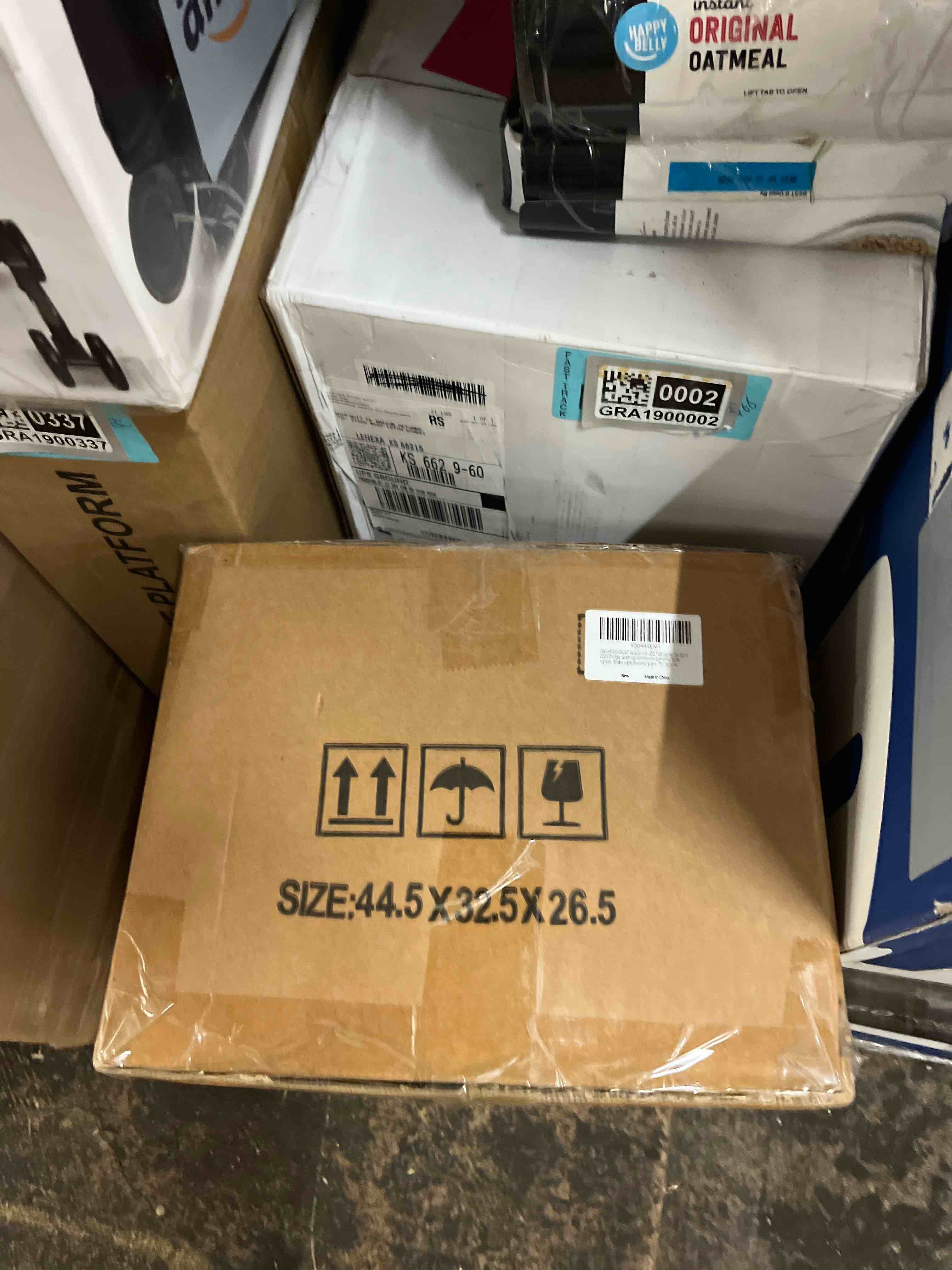 https://s3.amazonaws.com/lotting-images-prod/phillipi/GRA1900348_1752533560320.jpeg