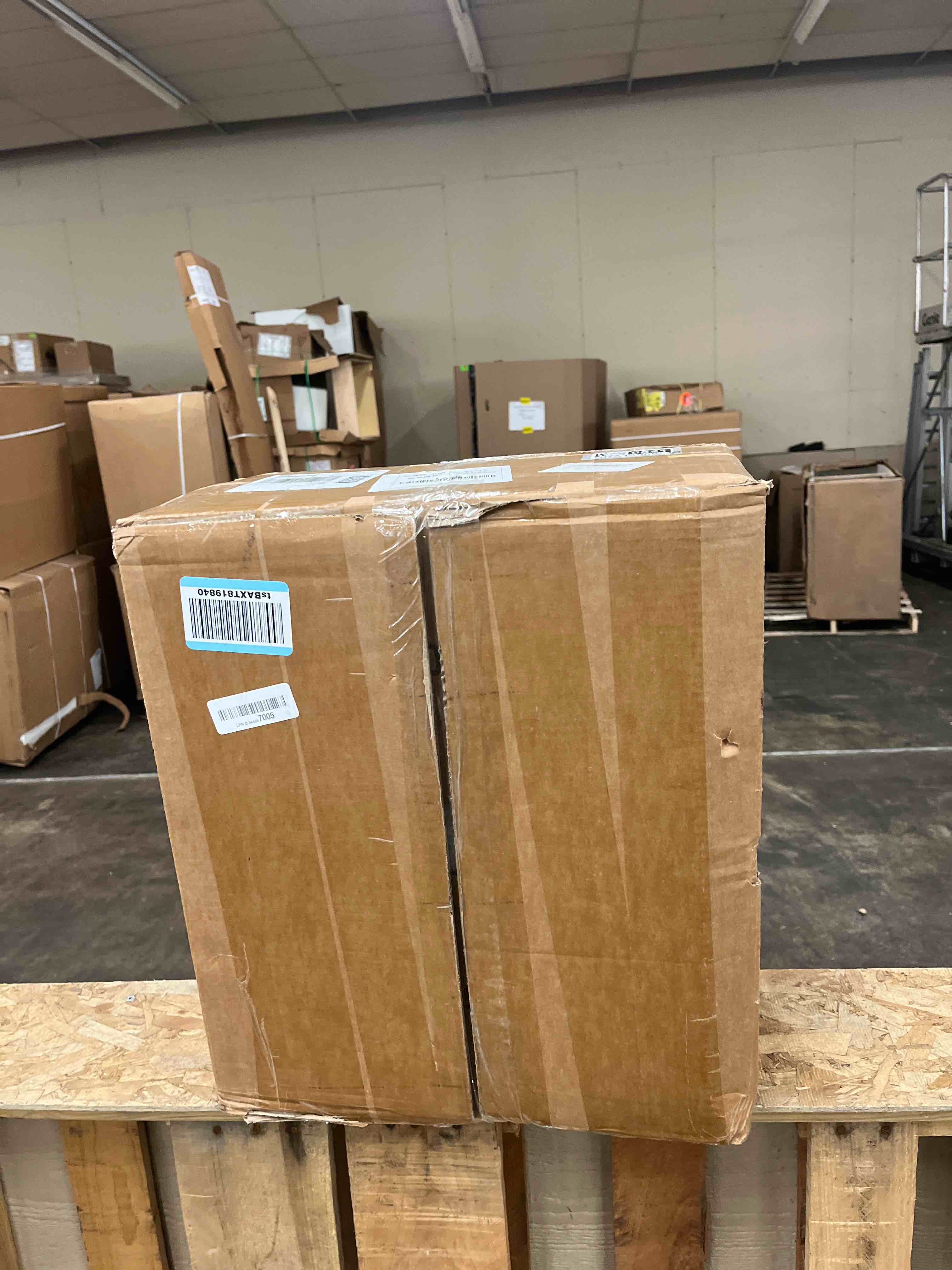 https://s3.amazonaws.com/lotting-images-prod/phillipi/GRA1900521_1752685388268.jpeg