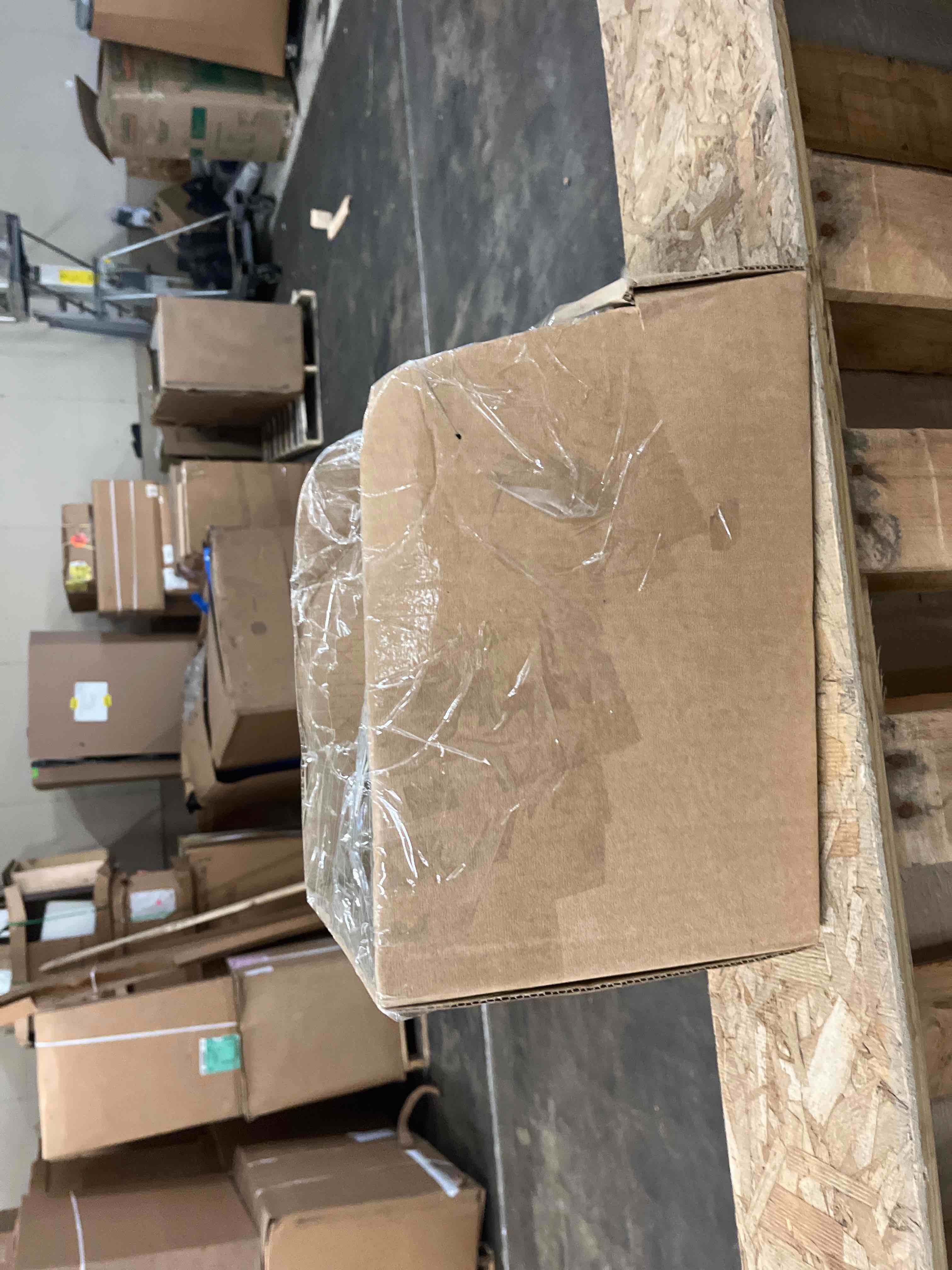 https://s3.amazonaws.com/lotting-images-prod/phillipi/GRA1900580_1752691506543.jpeg