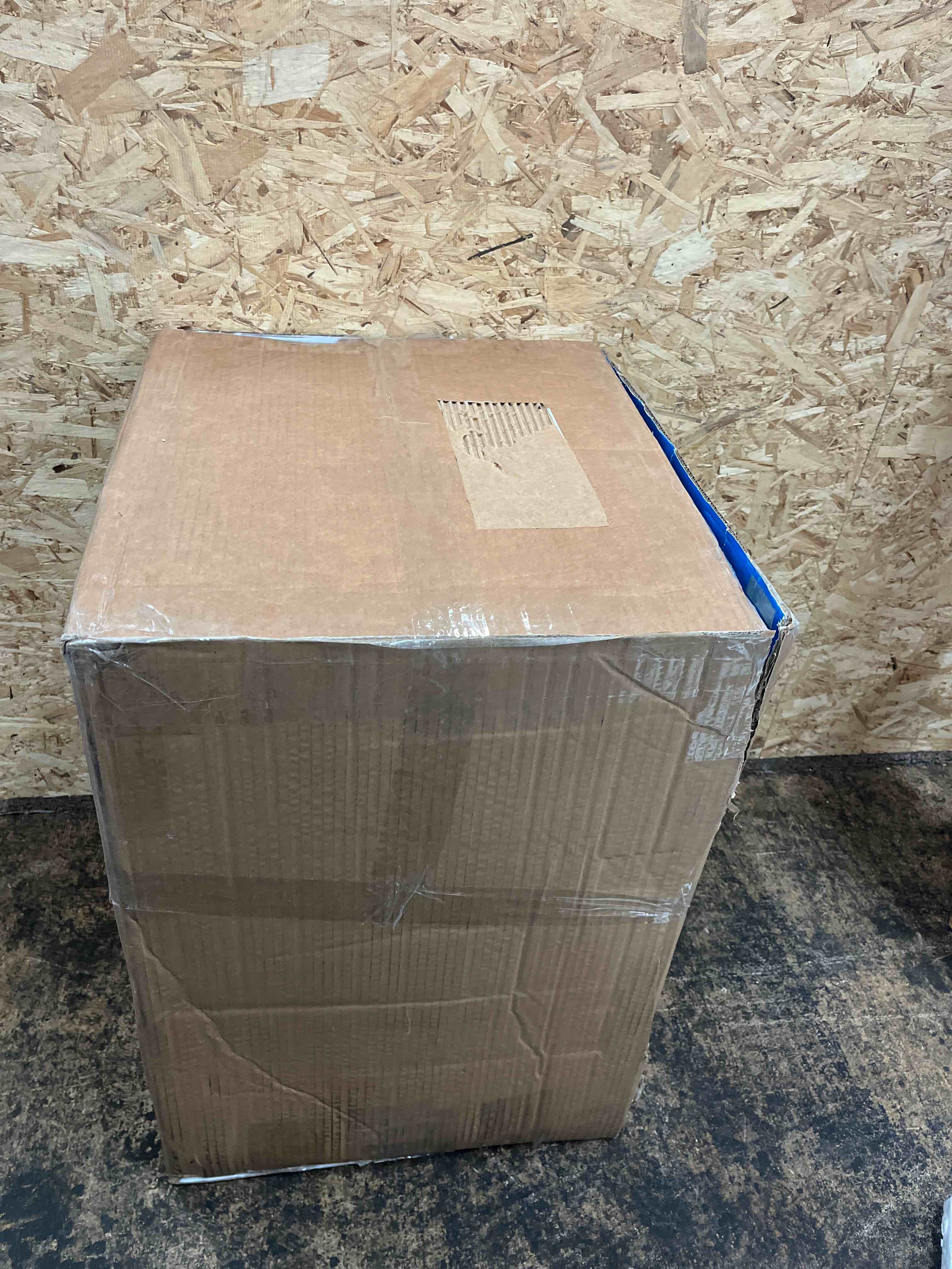 https://s3.amazonaws.com/lotting-images-prod/phillipi/GRA1900631_1752756236578.jpeg