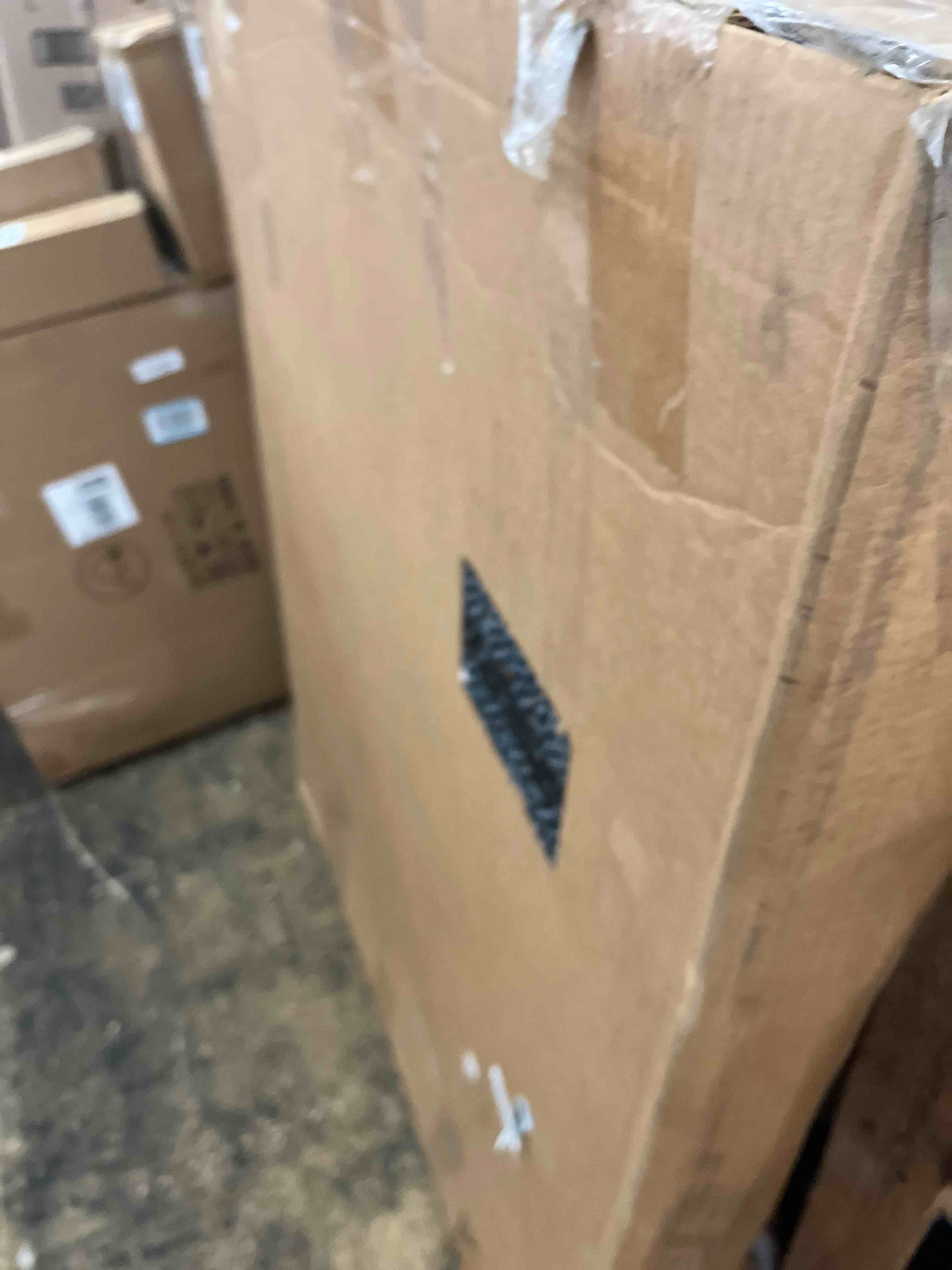 https://s3.amazonaws.com/lotting-images-prod/phillipi/GRA1900800_1753446779908.jpeg