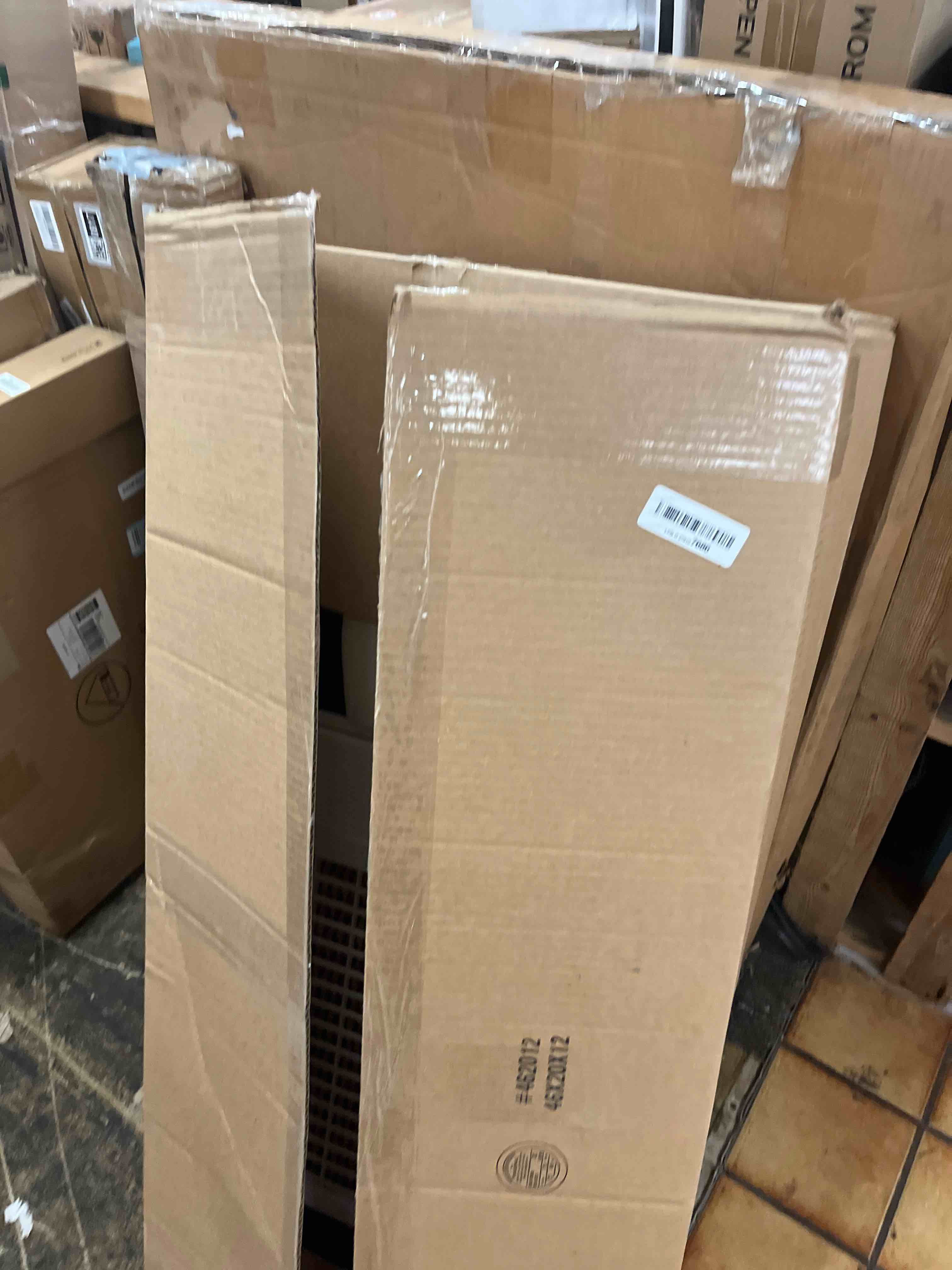 https://s3.amazonaws.com/lotting-images-prod/phillipi/GRA1900801_1753446878447.jpeg
