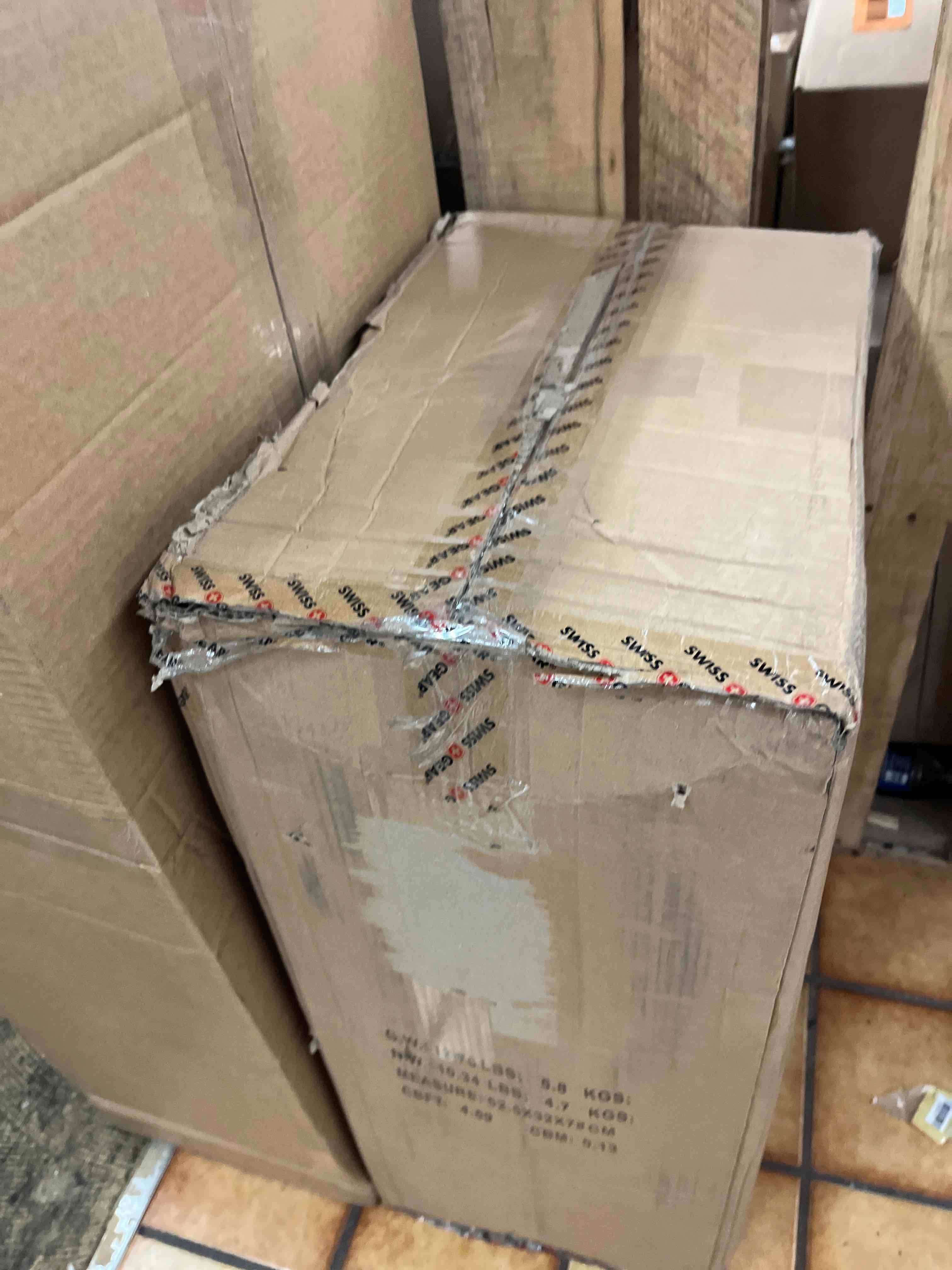 https://s3.amazonaws.com/lotting-images-prod/phillipi/GRA1900803_1753446939984.jpeg