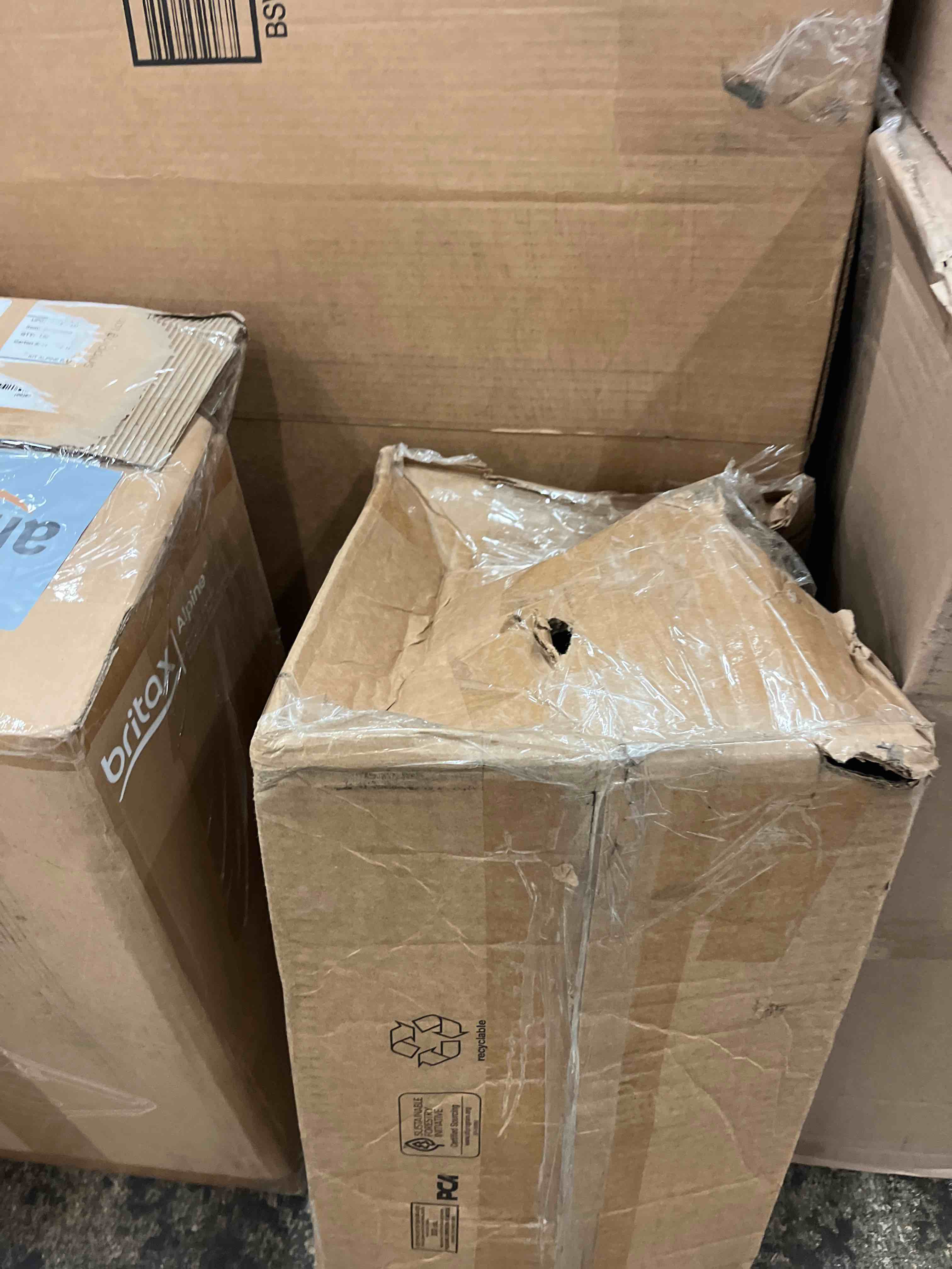 https://s3.amazonaws.com/lotting-images-prod/phillipi/GRA1900926_1753443501177.jpeg