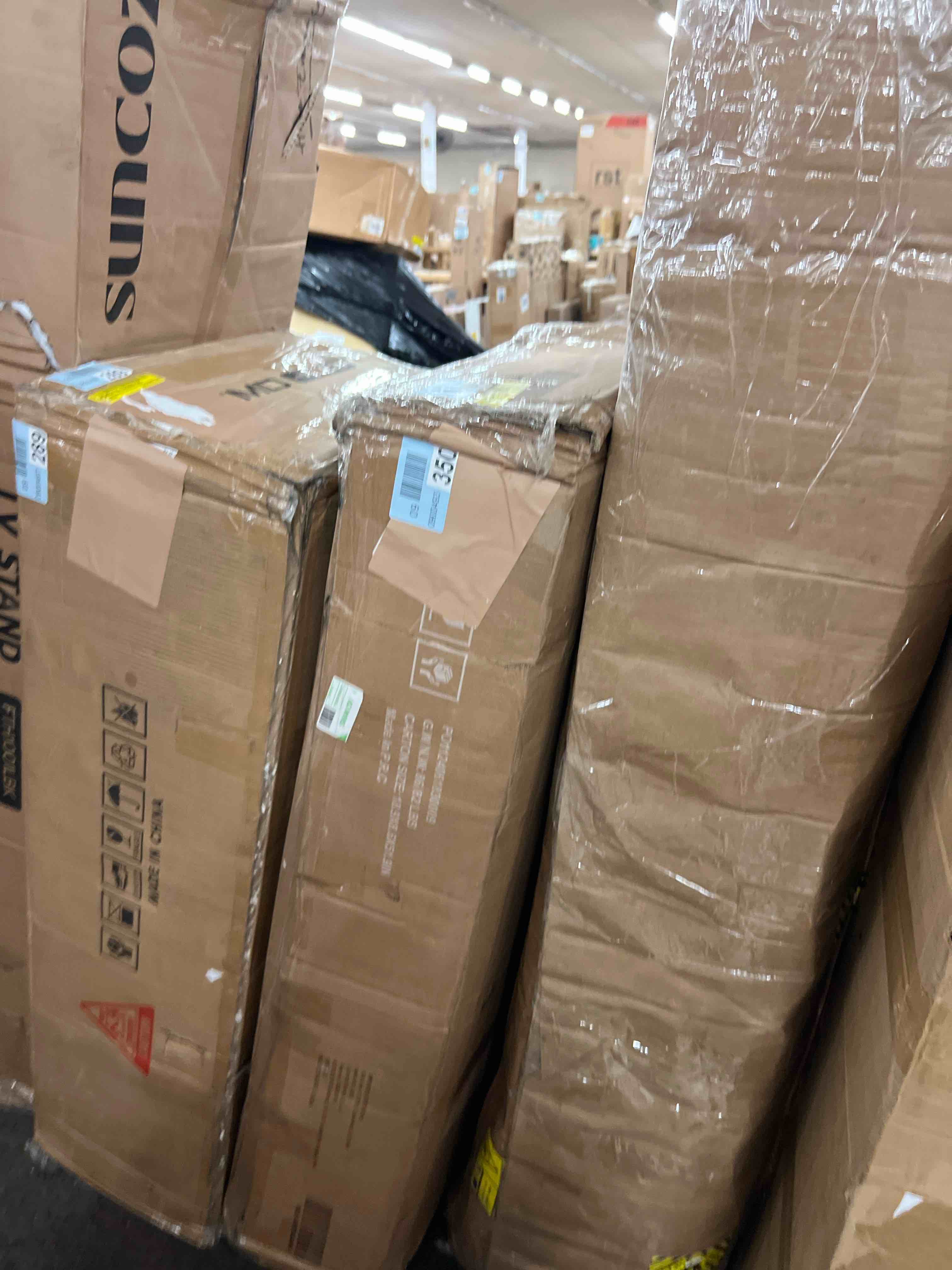 https://s3.amazonaws.com/lotting-images-prod/phillipi/GRA1900976_1754624020253.jpeg