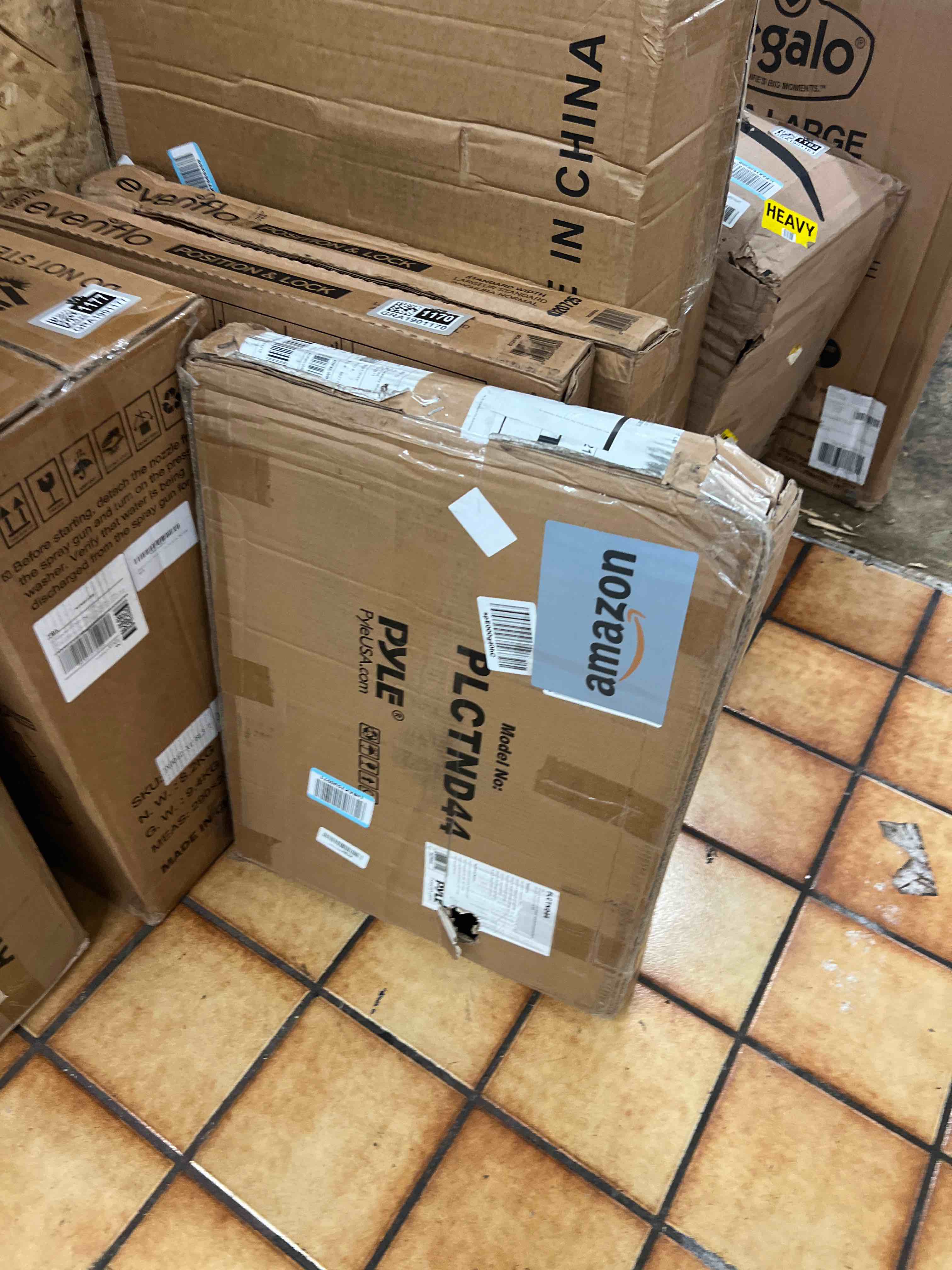 https://s3.amazonaws.com/lotting-images-prod/phillipi/GRA1901175_1755196407045.jpeg