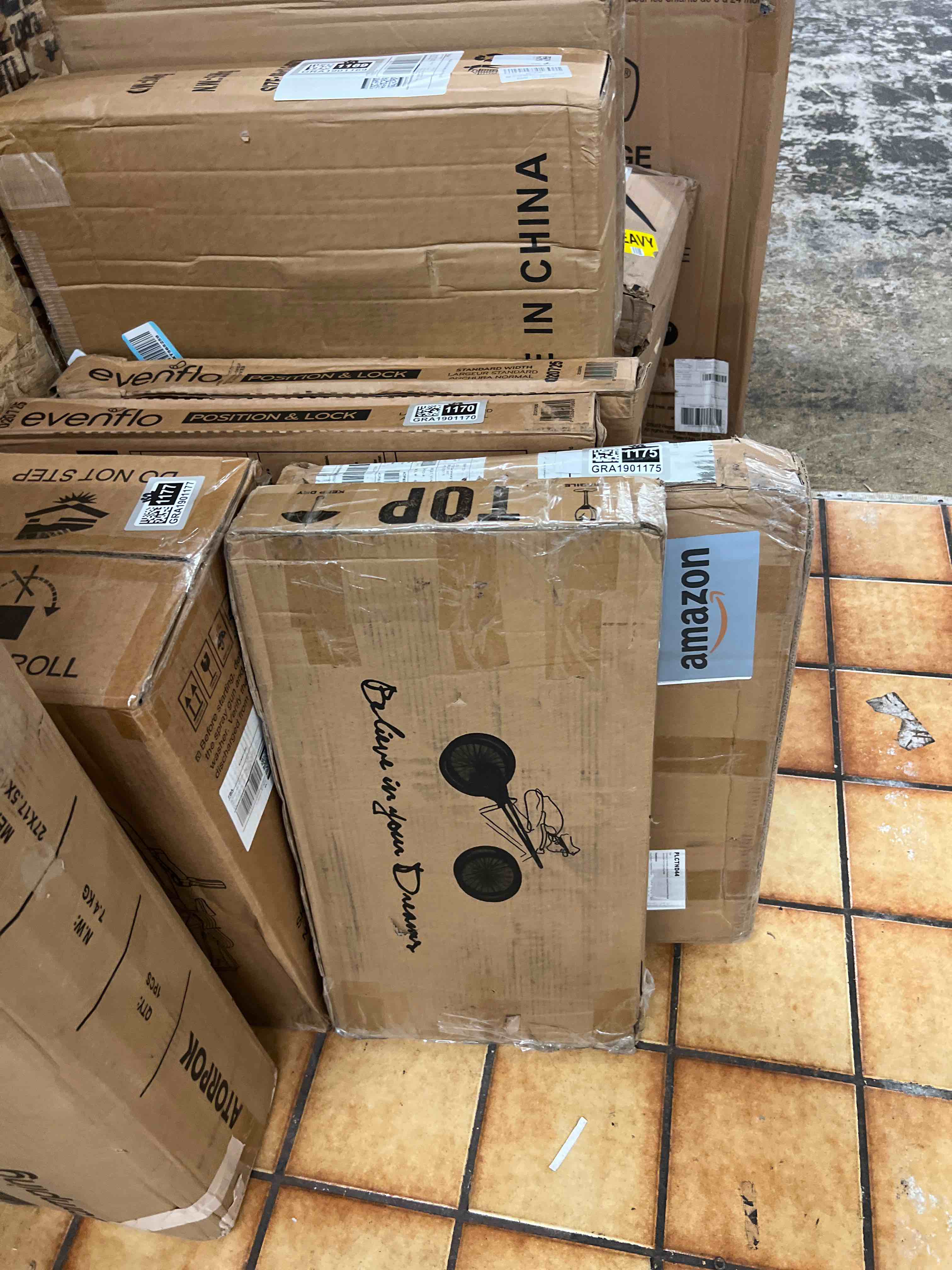 https://s3.amazonaws.com/lotting-images-prod/phillipi/GRA1901184_1755196596894.jpeg
